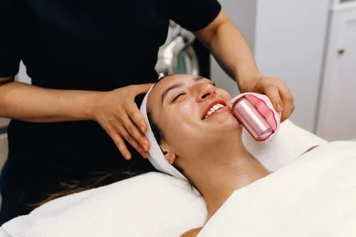 Reach Your Skincare Goals with Cold and Warm Facial Tools