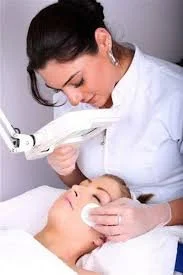 Esthetician tips to having a great facial experience.