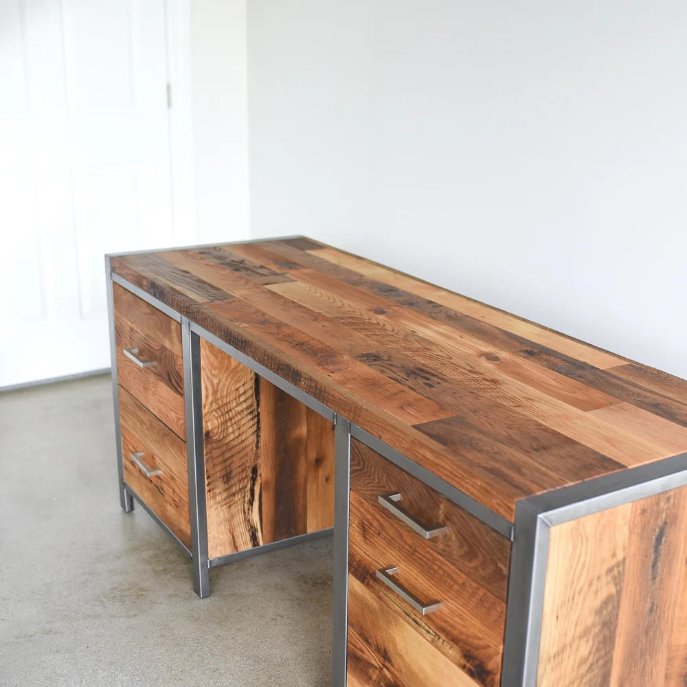 5 drwr desk detail 2.jpg