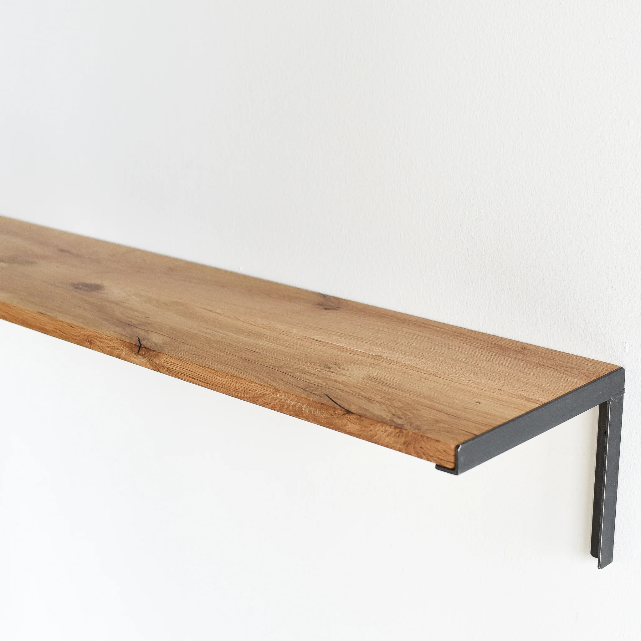Reclaimed Wood Shelves / L-Shaped Brackets