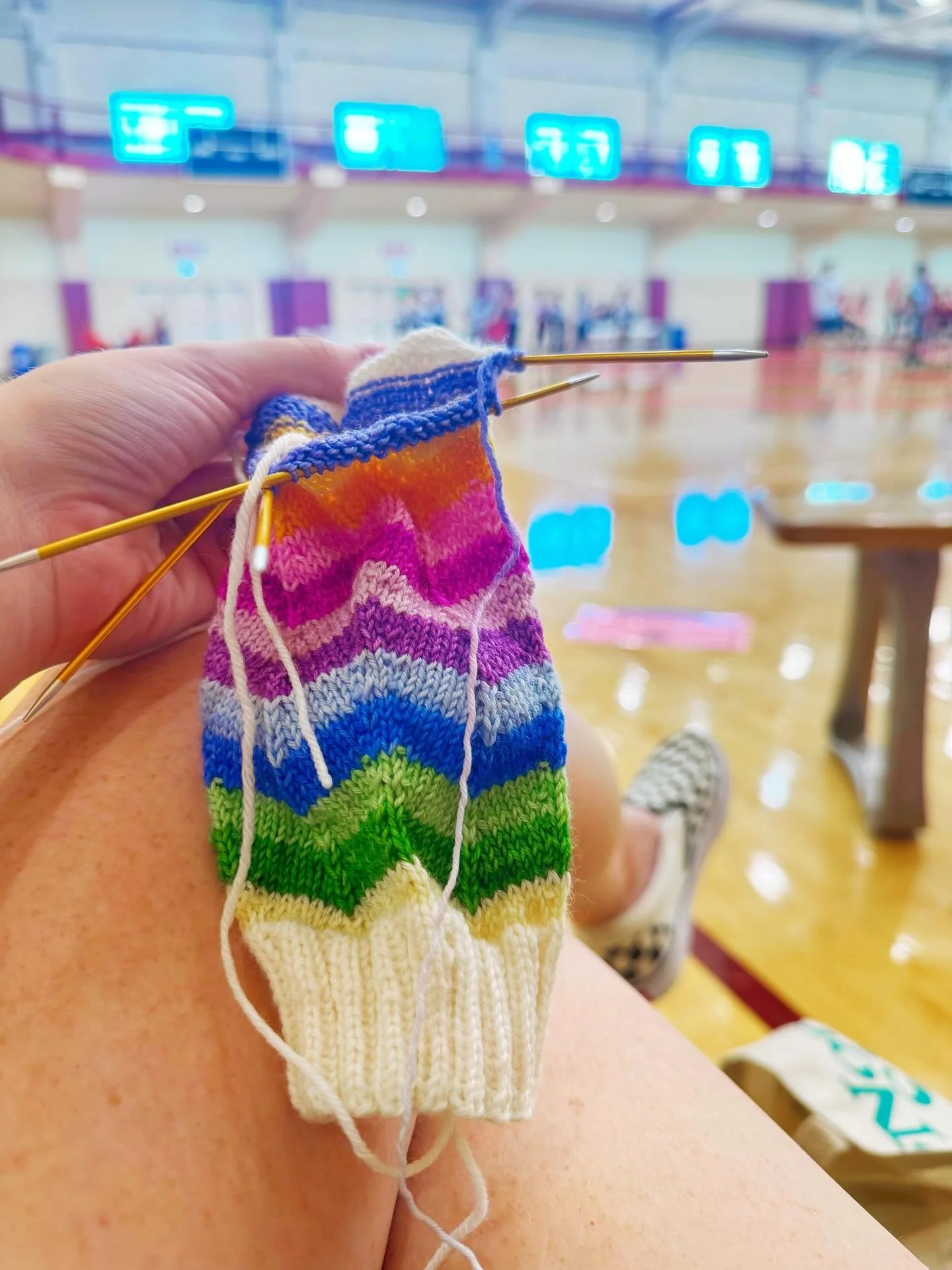 Knit a heel yesterday while watching a new friend of my knitting group - @theworstedwitches - compete in the @lv_roller_derby. We&rsquo;re officially new fans and think it&rsquo;s a really fun alternative to brunch and the occasional Stitch &amp; Pit