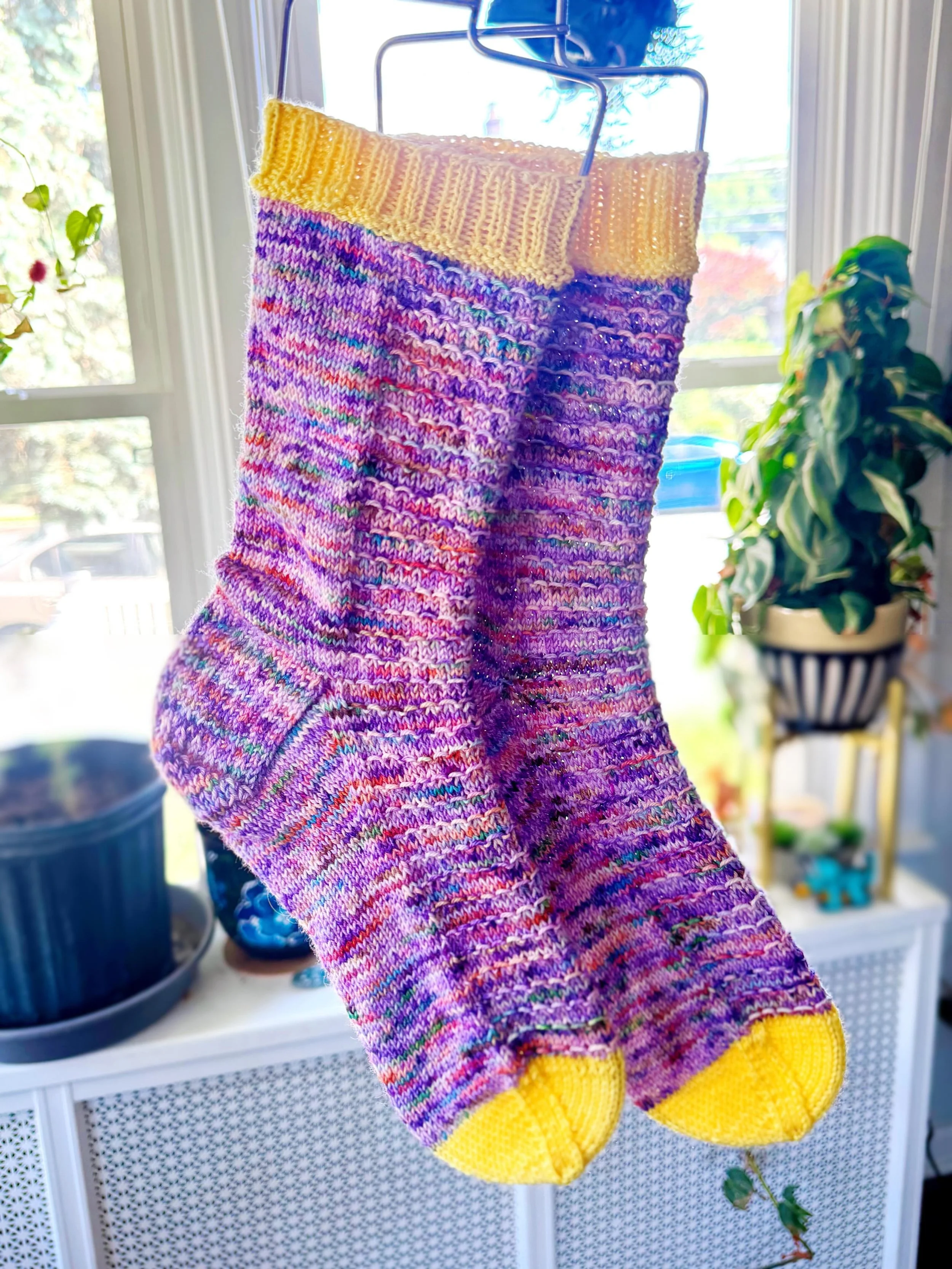 Despite the universe conspiring against me for the past month, I have - against all odds - finished this pair of socks 😂 

Remember my plans to bind these off before Memorial Day so I could dive head first into #summersockcamp2026? Ha. 

After my wo