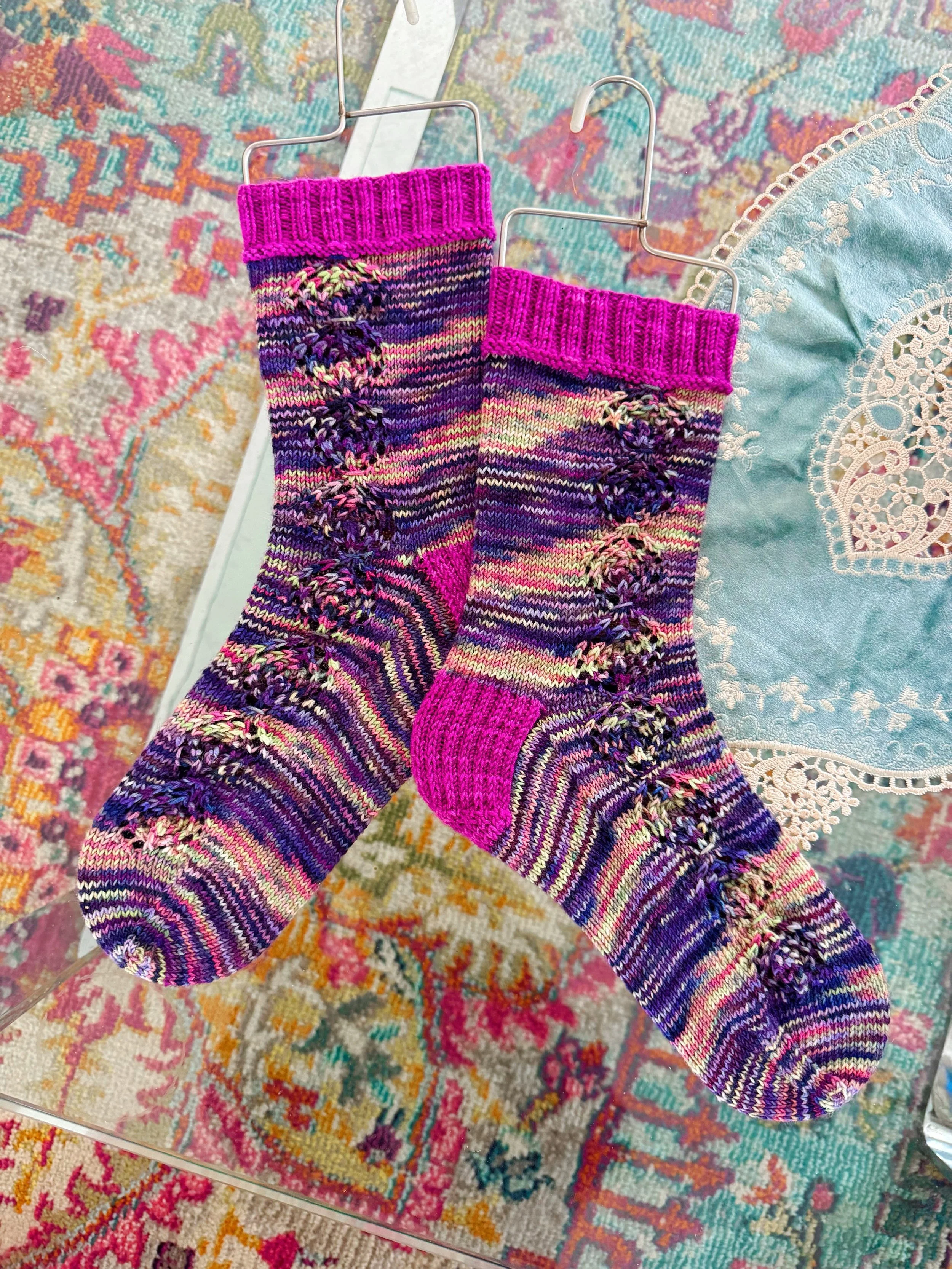 You know you went a little too hard for @knittynatty&rsquo;s Sock Week when two weeks feels like an eternity to finish a pair 😆 

After taking a few deep breaths, here are my finished Moonstruck Socks, featuring a gorgeous pattern by @bryonybears an