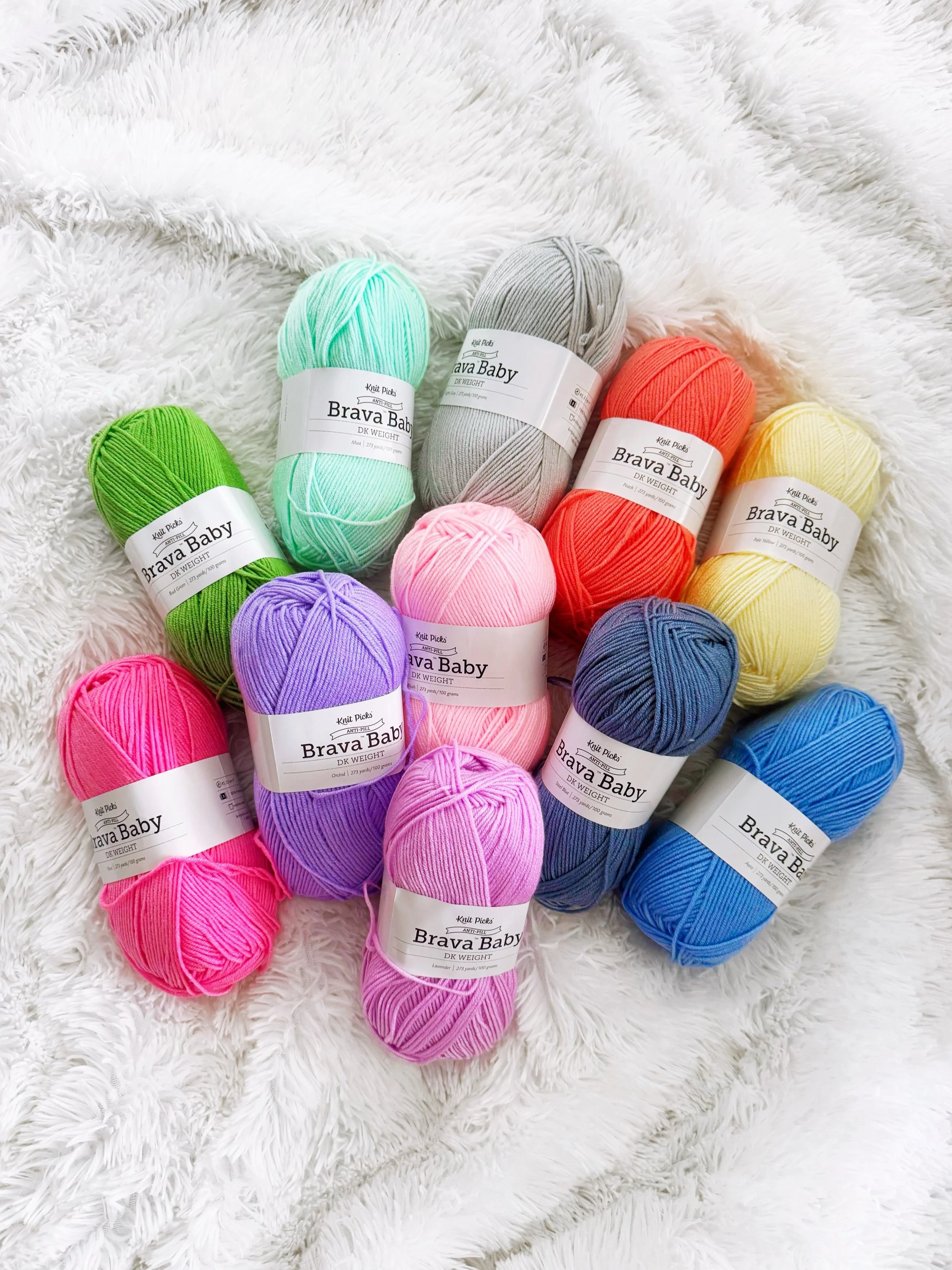 The yarn for my Make a Ripple blanket by @bryonybears is here! That was&hellip; incredibly fast. 

I can&rsquo;t say these colors have any special meaning to me other than I like them, but I still hope I&rsquo;m able to do the pattern justice. 

All 