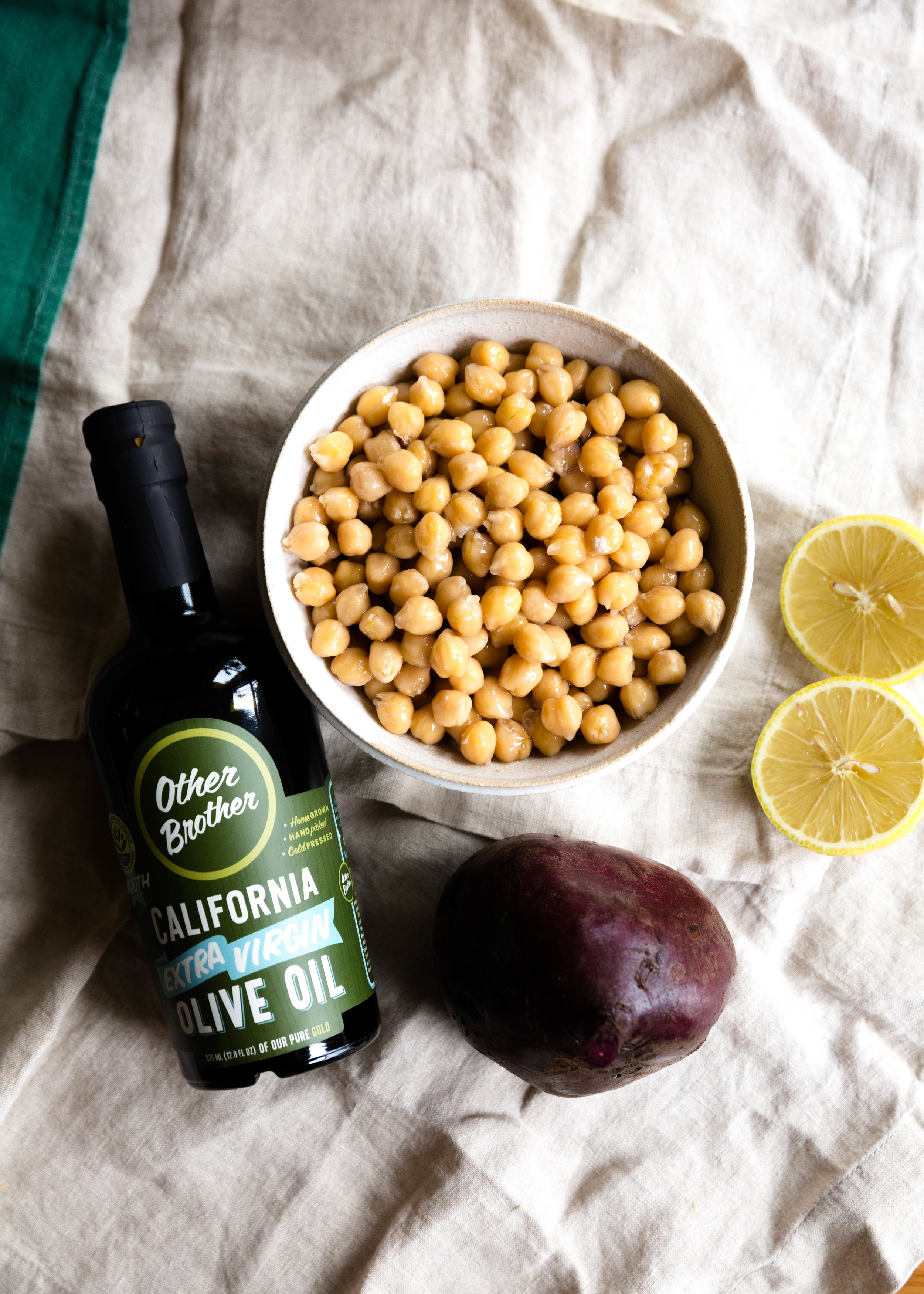 Beet olive oil hummus_1.jpg