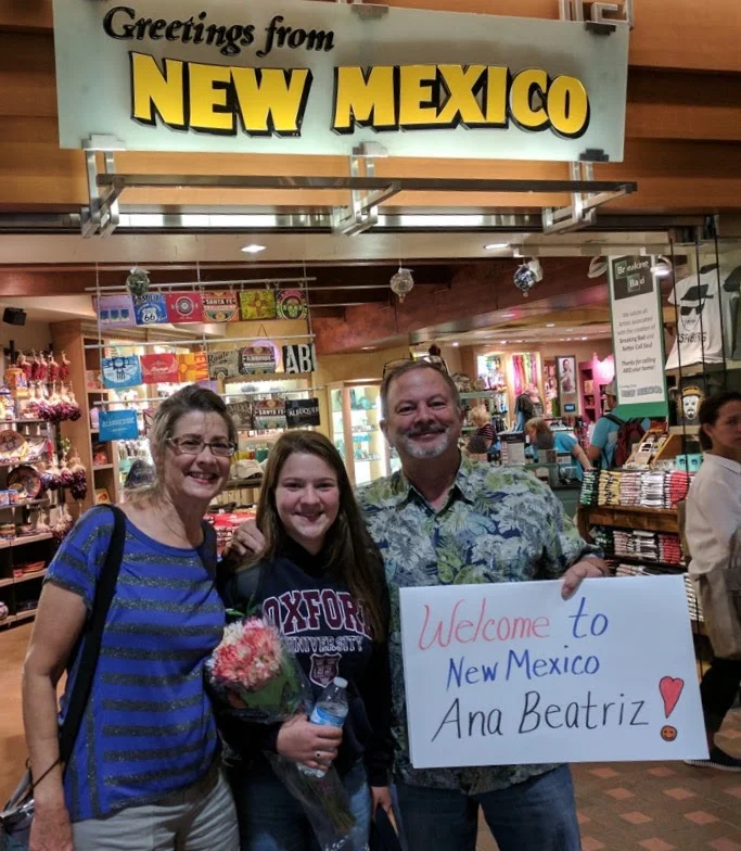 Ana Beatriz com os "host parents".