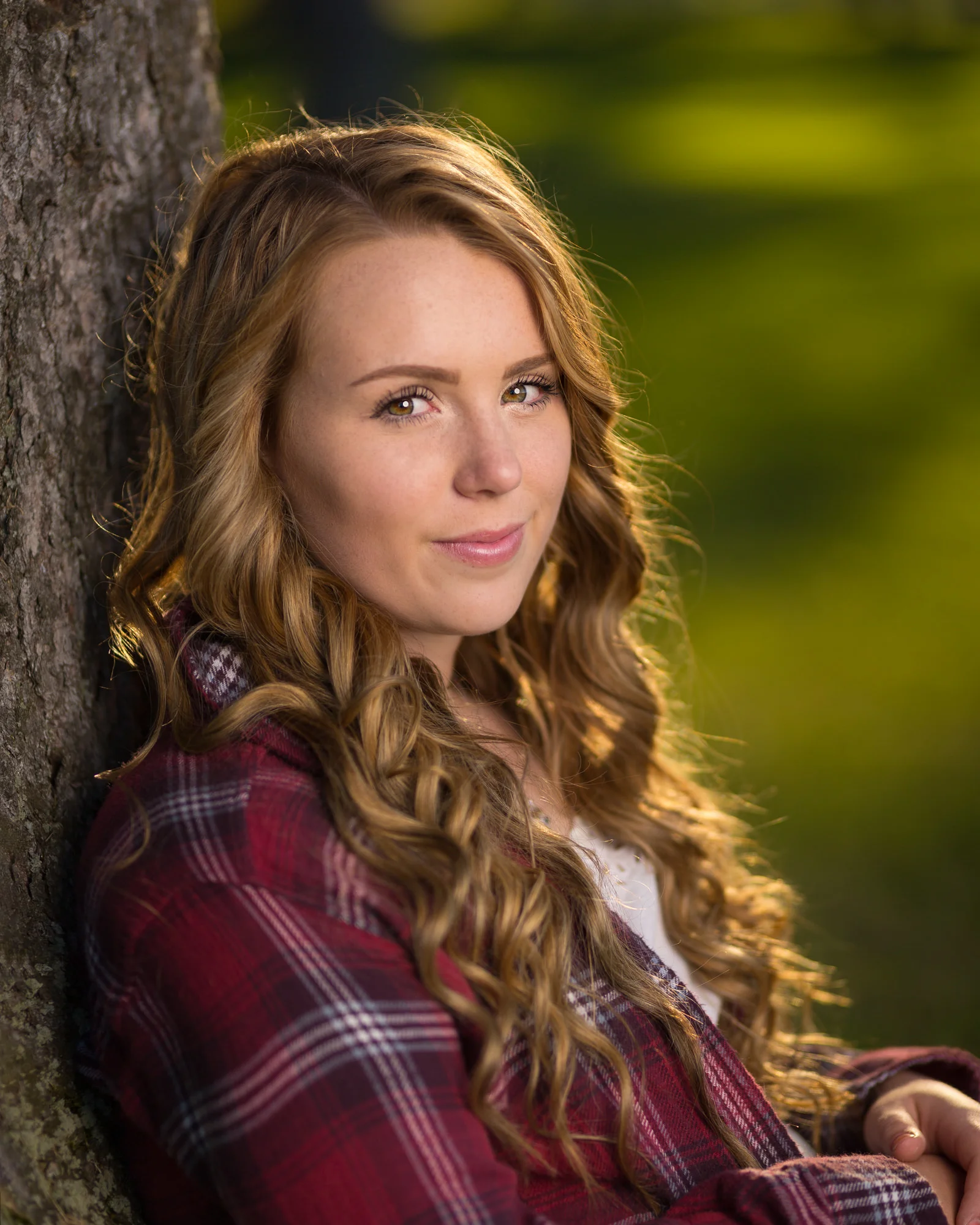 Girl against tree senior portrait Walter Sheehey Photography Watertown, New York