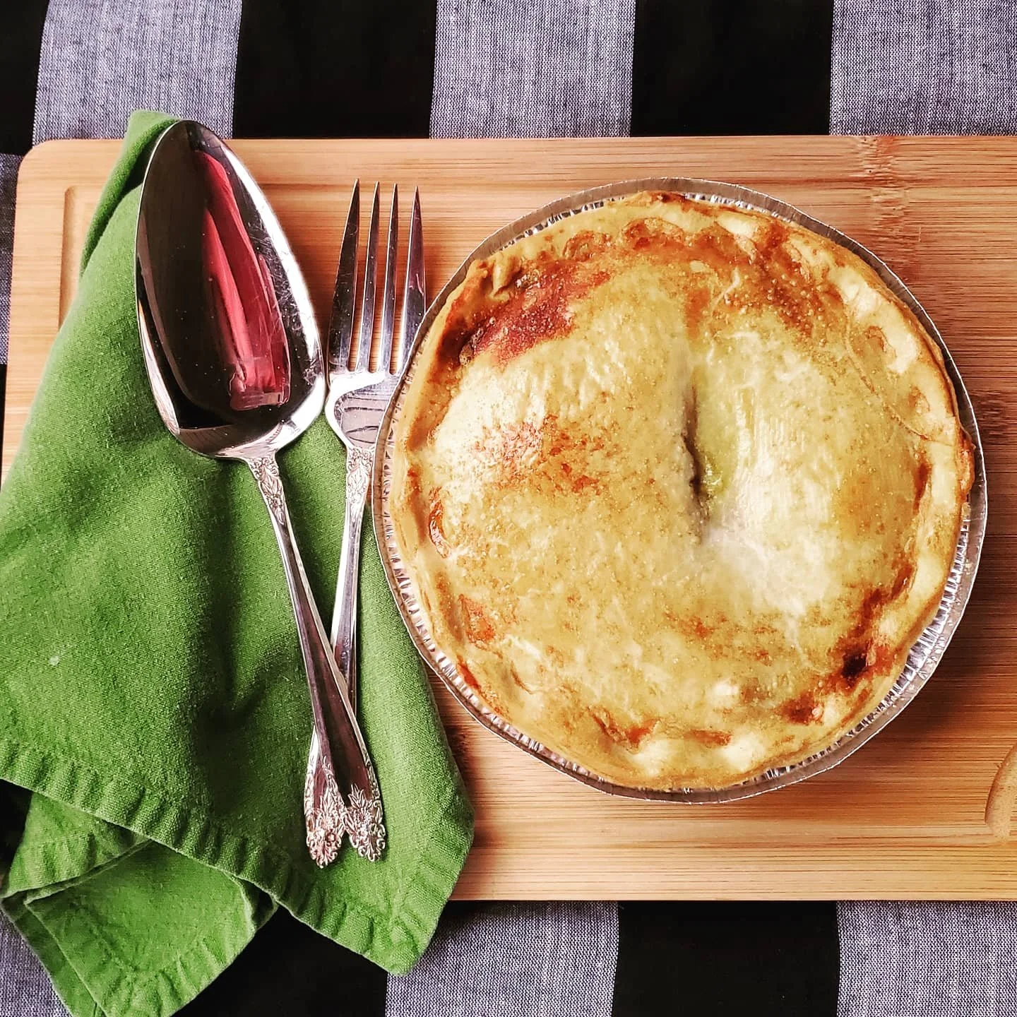 Chicken, bacon & leek pot pie - large (9" round - 3-4ppl)