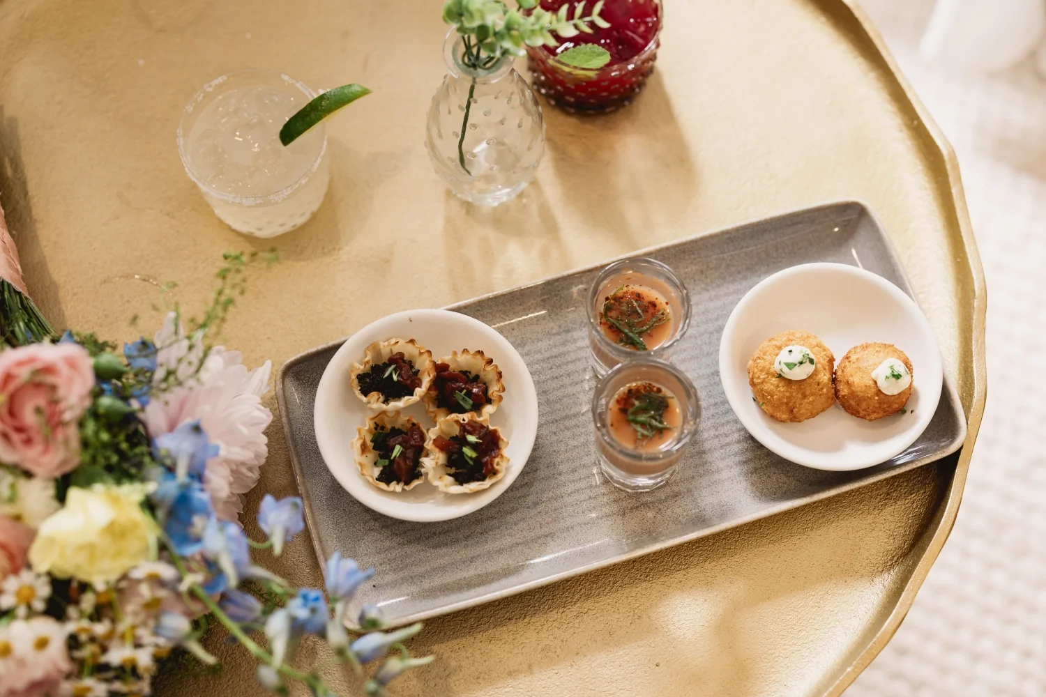 overhead-appetizers-cocktails-flowers