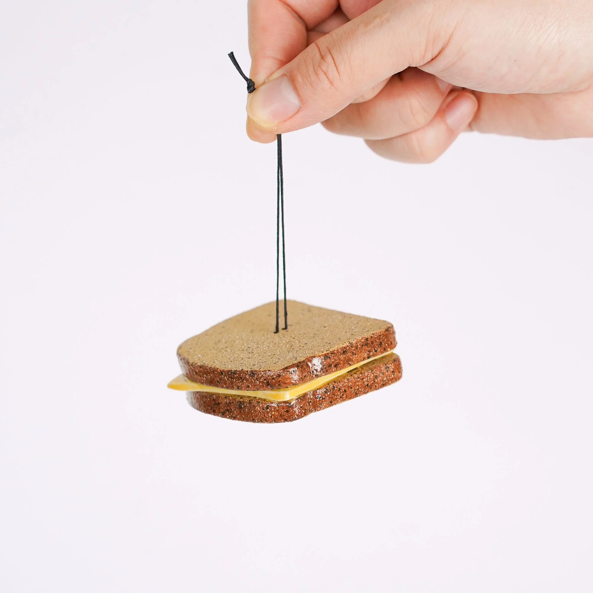 20250923_Grilled Cheese Ornament-02.jpg