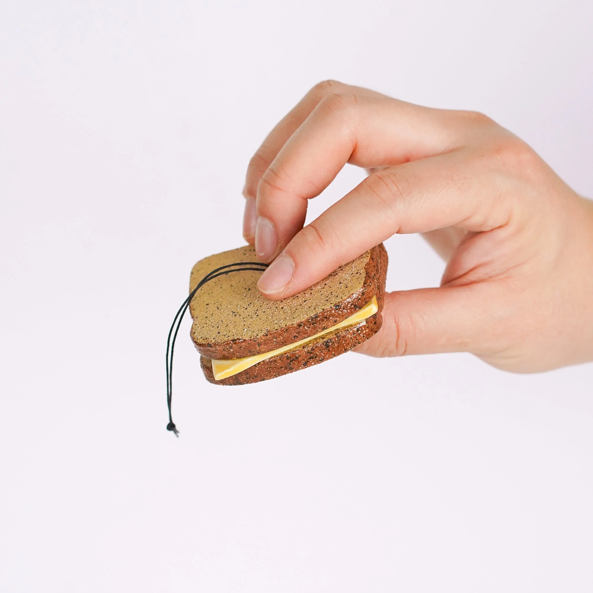 20250923_Grilled Cheese Ornament-04.jpg
