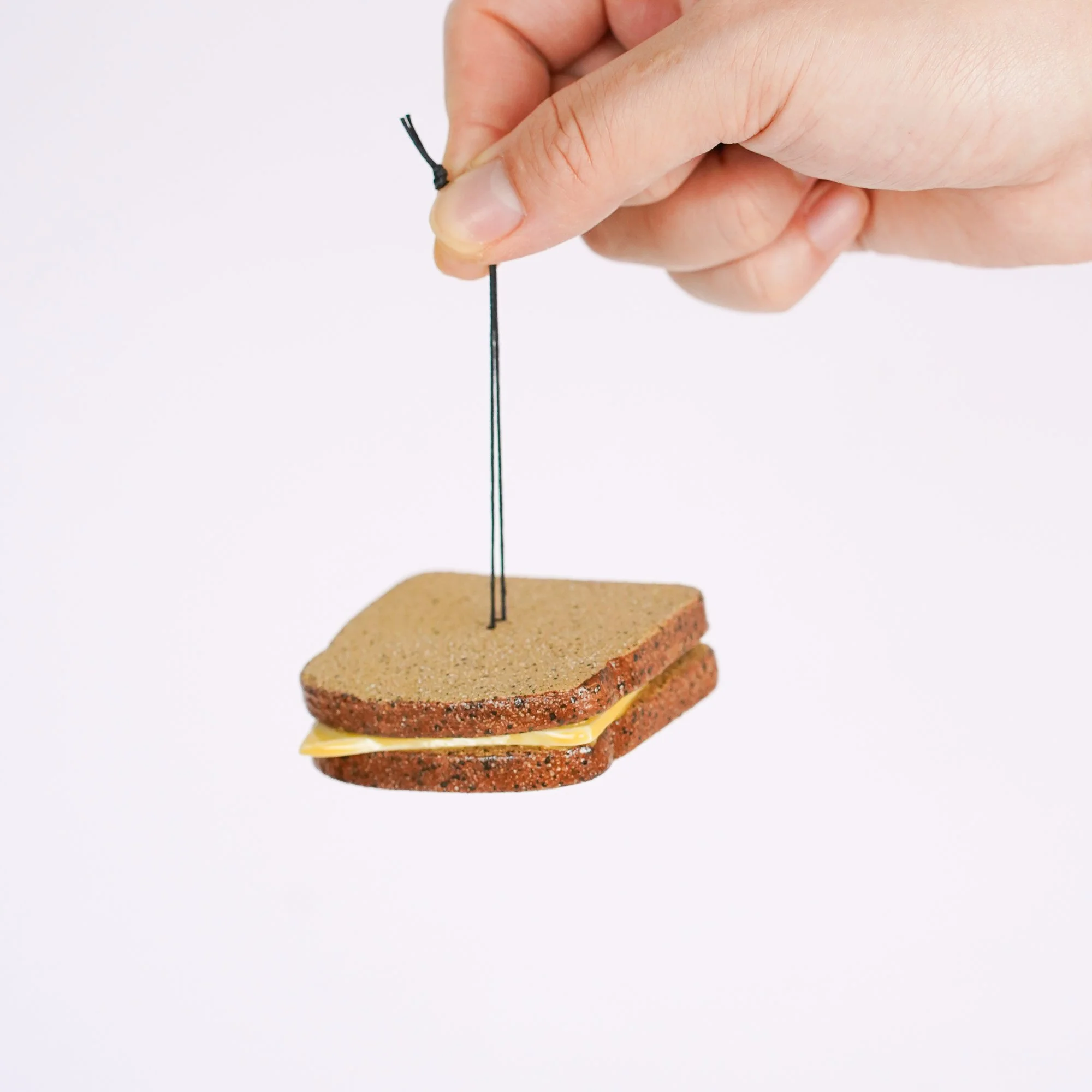 20250923_Grilled Cheese Ornament-03.jpg
