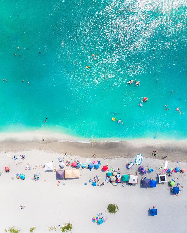 Beach days in Florida 🌴 
___________________________
#artisanofimagery #keepexploring #lifeofadventures #stayandwander #adventurevisuals #travelphotography #travelholic #surf #surfingphotography #dronephotography #dronestagram #drone #droneporn #dro
