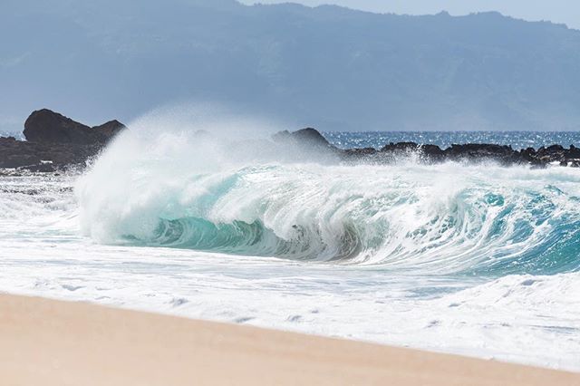 Could really go for some #shorebreak again!!
.
.
#nikon #d800 #ocean #hawaii #northshore #waves #photography