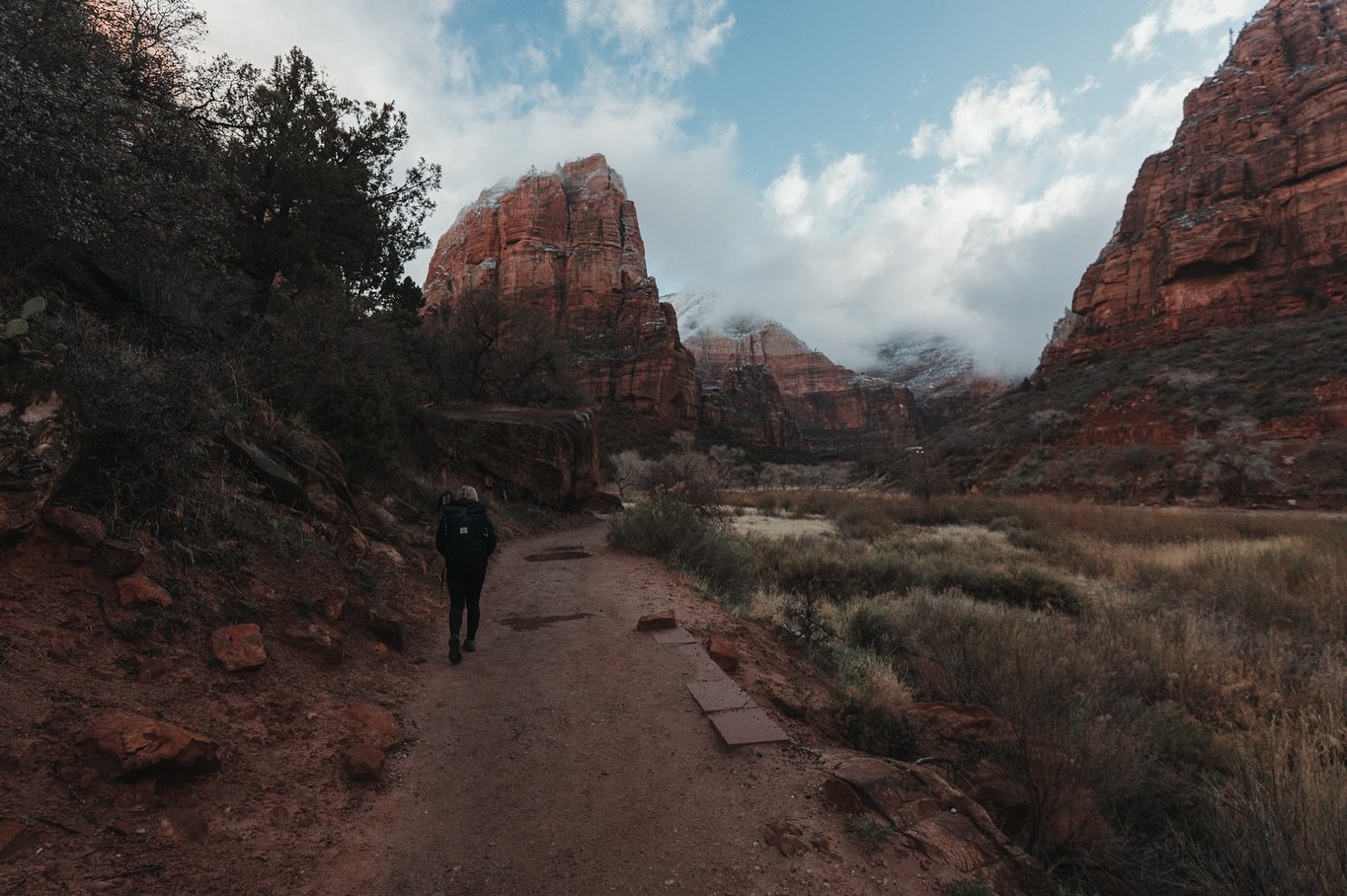 On our first trip to Zion NP in 2020, the Angels Landing trail was closed. We&rsquo;ve been trying to do this hike ever since and finally got permits for it. Safe to say, the view was worth the wait. 

#zion #zionnationalpark #nationalpark #travelpho