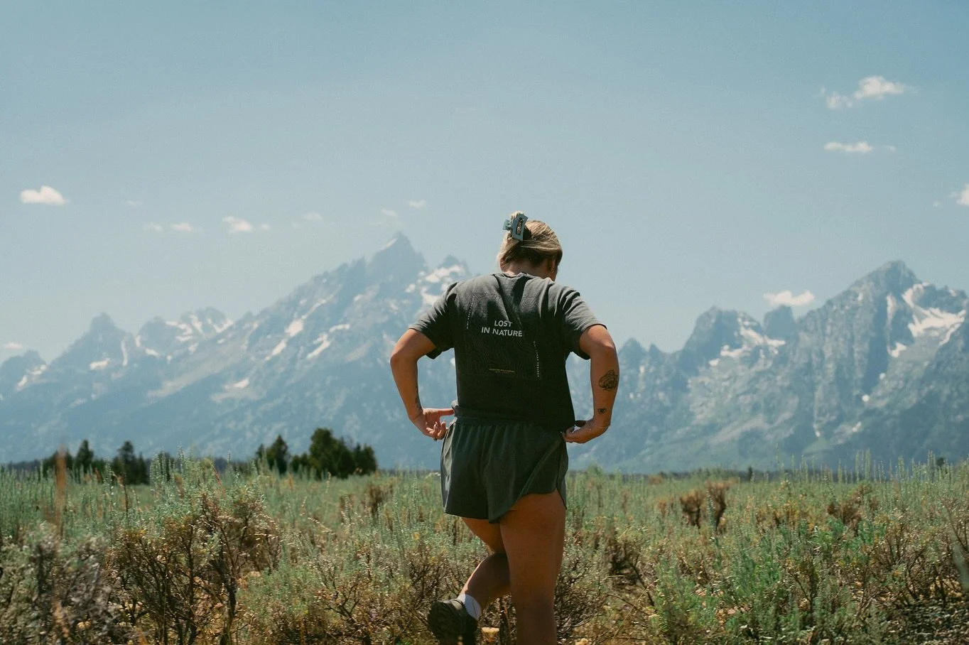 A few moments from the Tetons.

(Also, kind of jealous of the dog in the last pic living her best adventure life.)

#tetonnp #nationalpark #photography #travel #adventurecouple #jeeplife #whyoming #natureisbeautiful #mountainviews