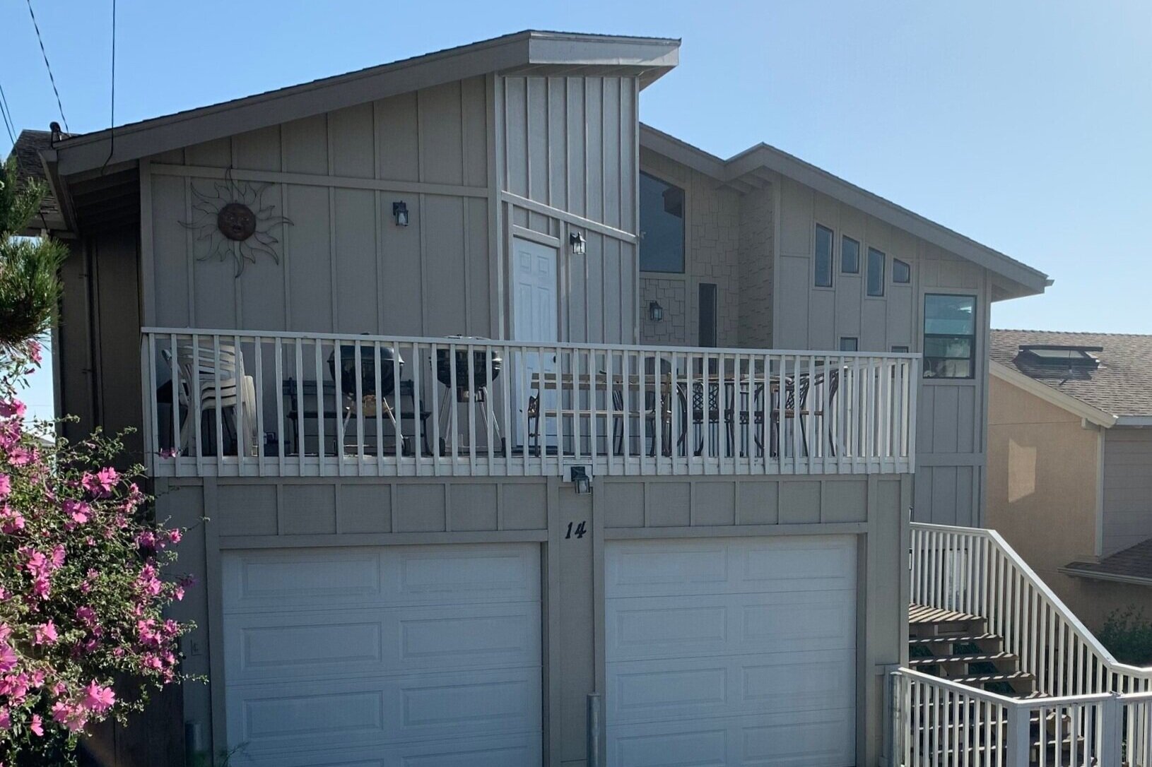 VACATION RENTAL - Downtown Cayucos  with views and near the beach. Sleeps 8-10