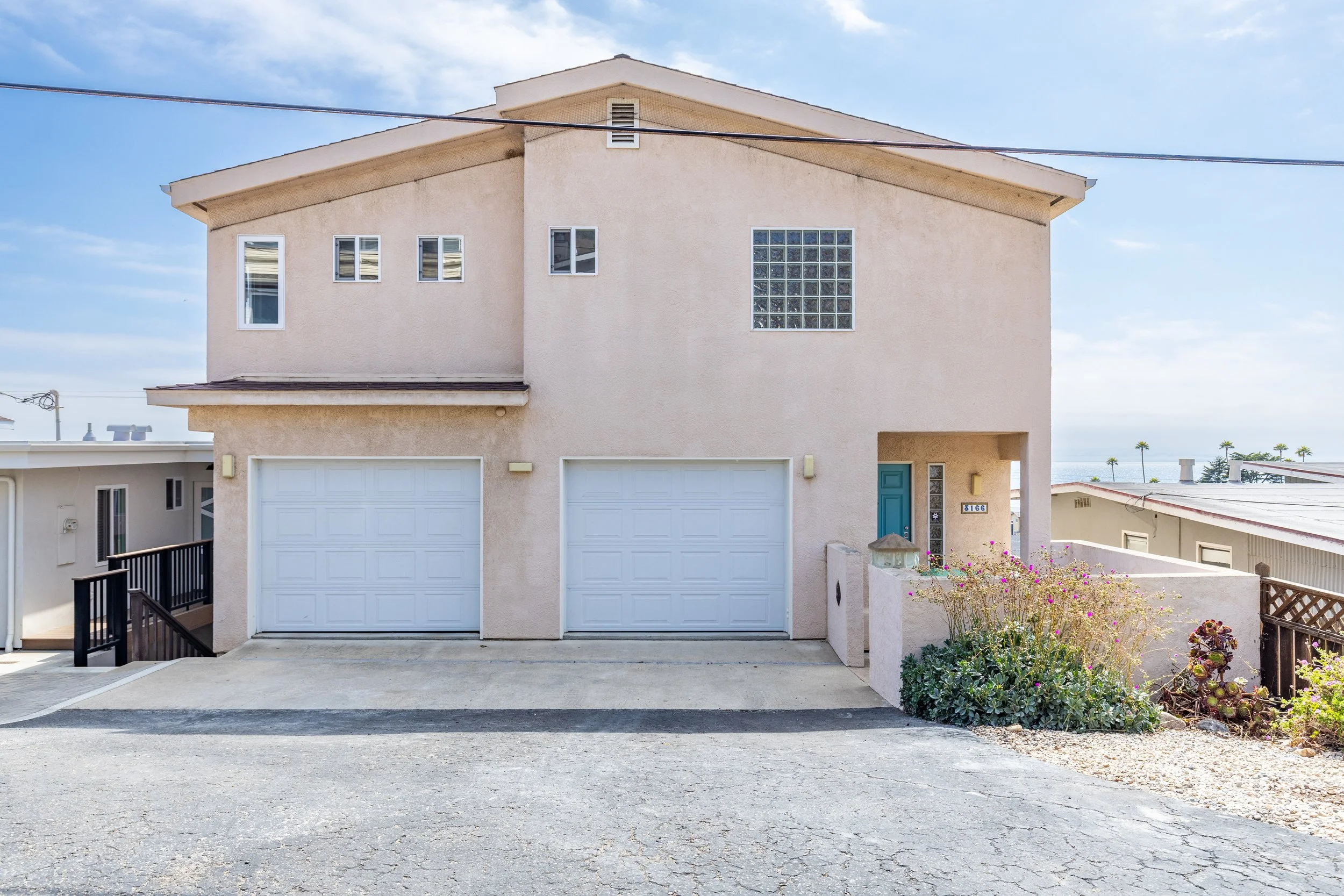 CAYUCOS FOR SALE - 4BD/2.5BA Spacious home with stunning views!