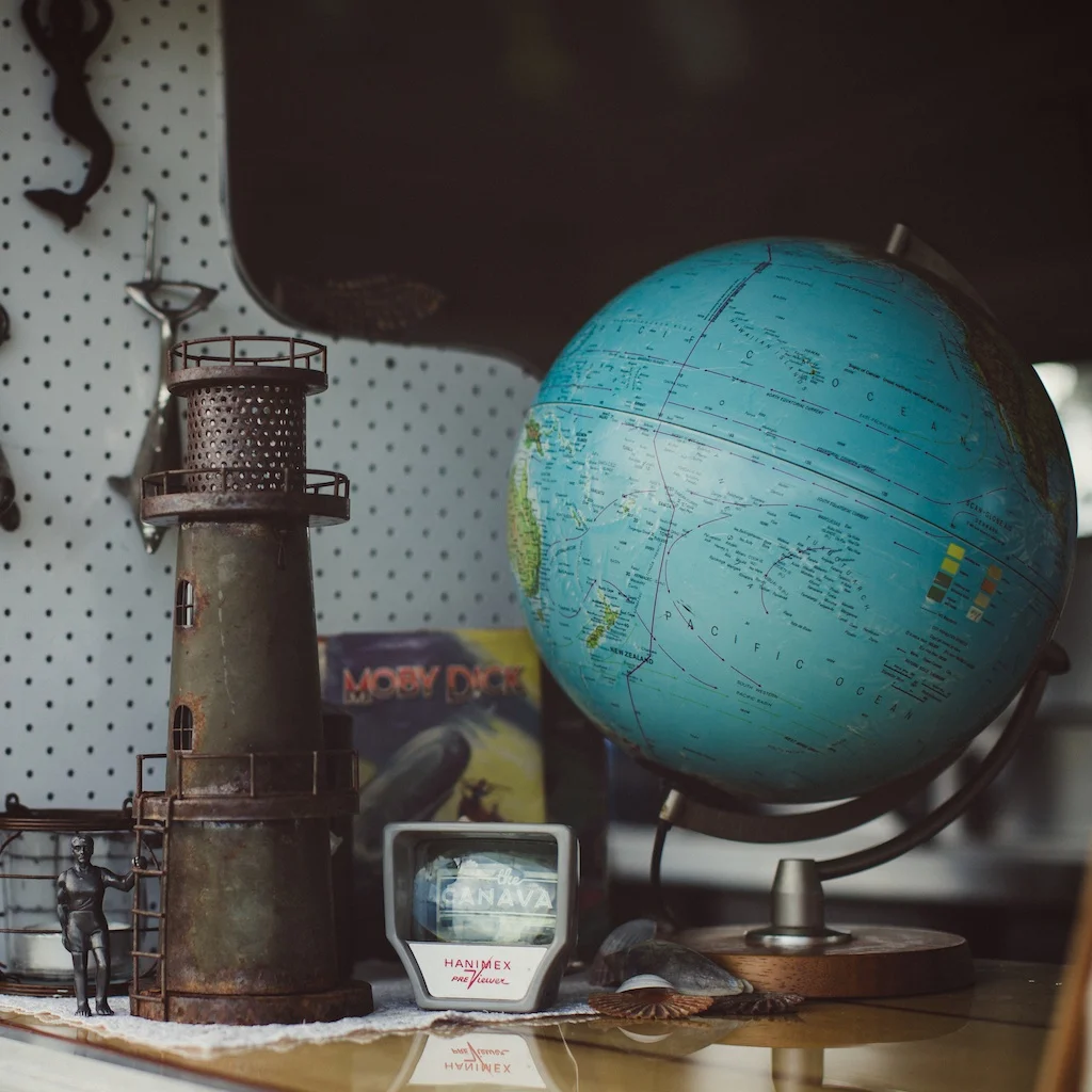 Globe light