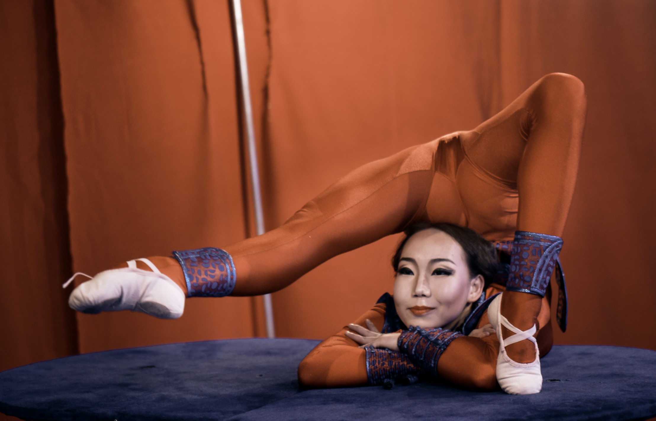 Mongolian Contortion. Contortionist Anar.