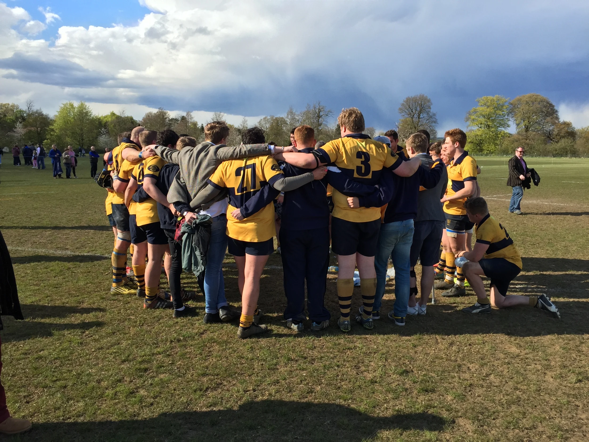 Mighty Oaks promoted to London South 1 with close win in play off