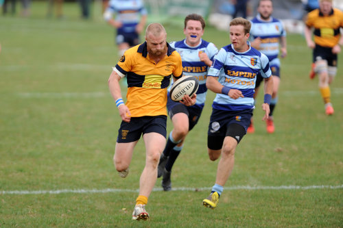 Winger Jonny Short races away for his second try. Photo Credit: David Purday