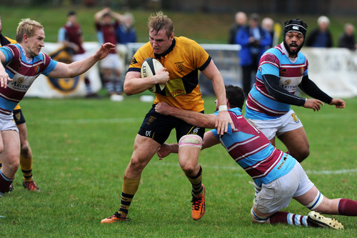 Tom Naismith carries into the heart of the Chiswick defenc. Photo Credit: David Purday