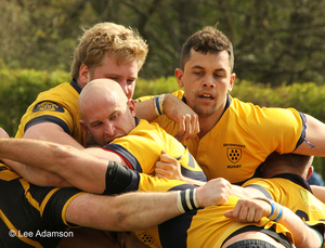 In the thick of it! Stuart in the middle of the action during Oaks promotion match against London Cornish. Photo Credit: Lee Adamson