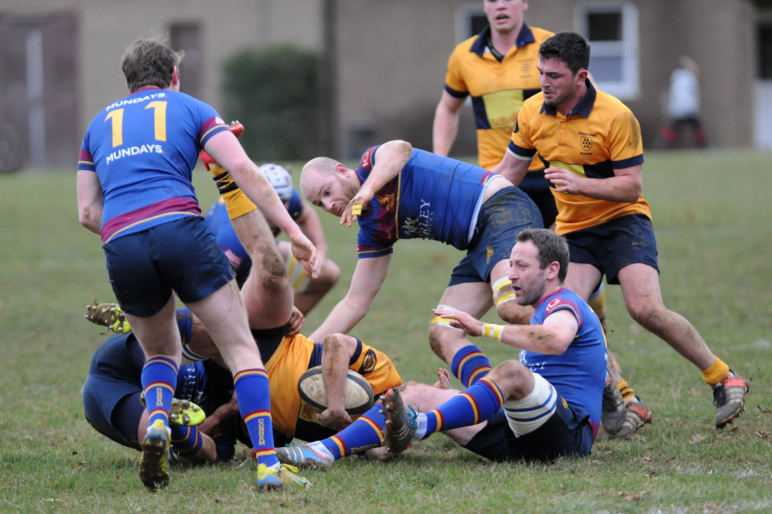 SEVENOAKS V COBHAM130.JPG