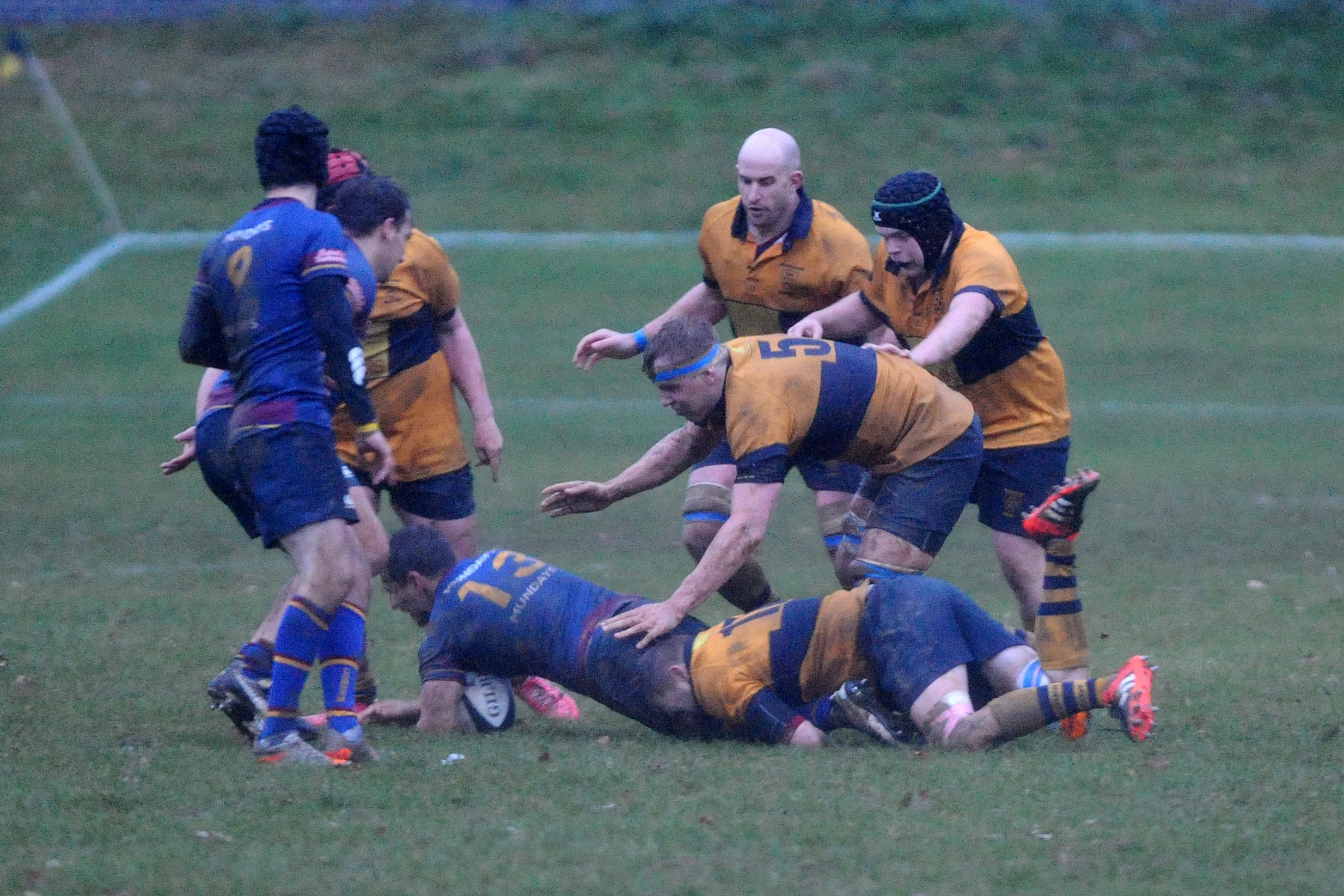 SEVENOAKS V COBHAM124.JPG