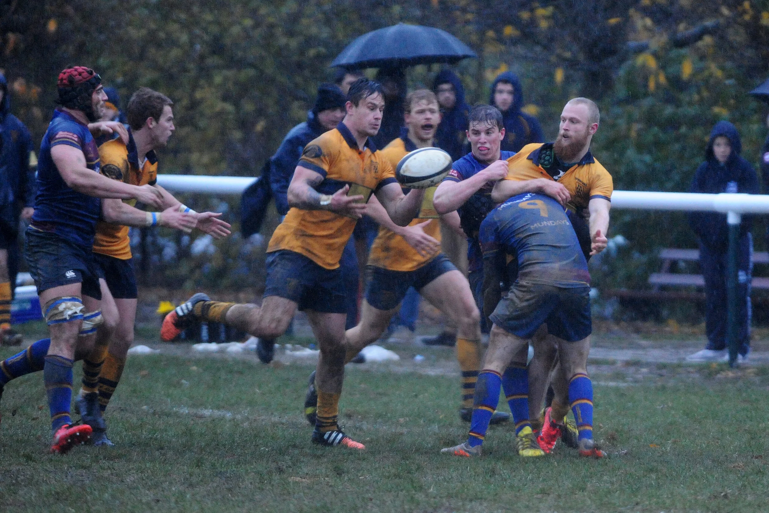 SEVENOAKS V COBHAM121.JPG