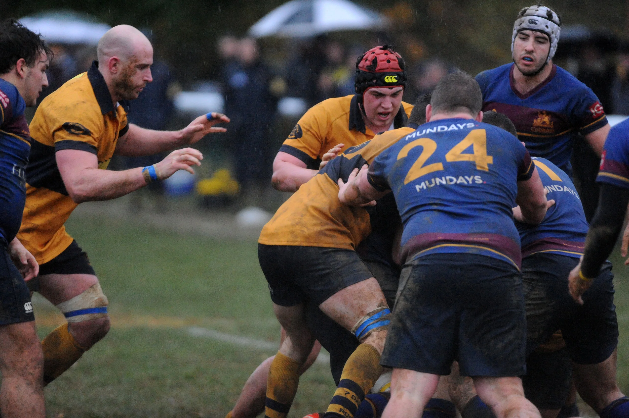 SEVENOAKS V COBHAM118.JPG