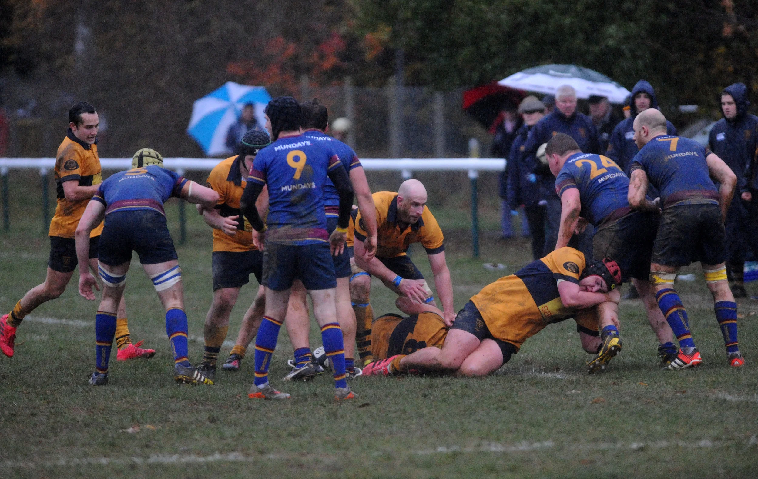 SEVENOAKS V COBHAM116.JPG