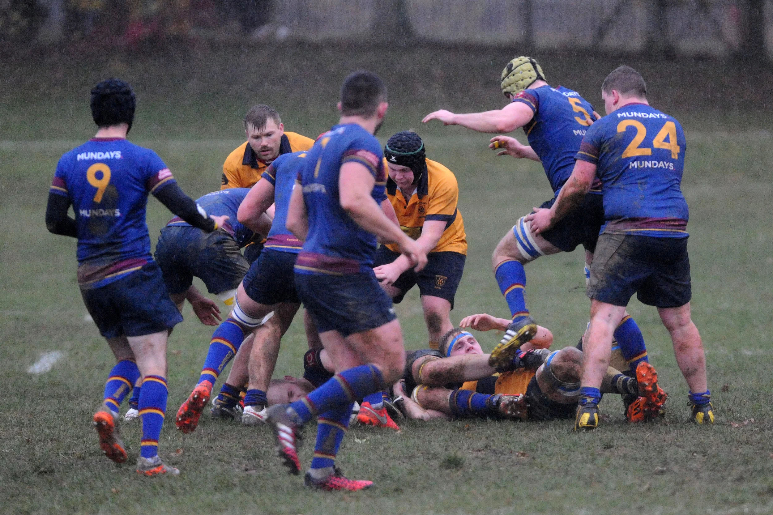 SEVENOAKS V COBHAM114.JPG