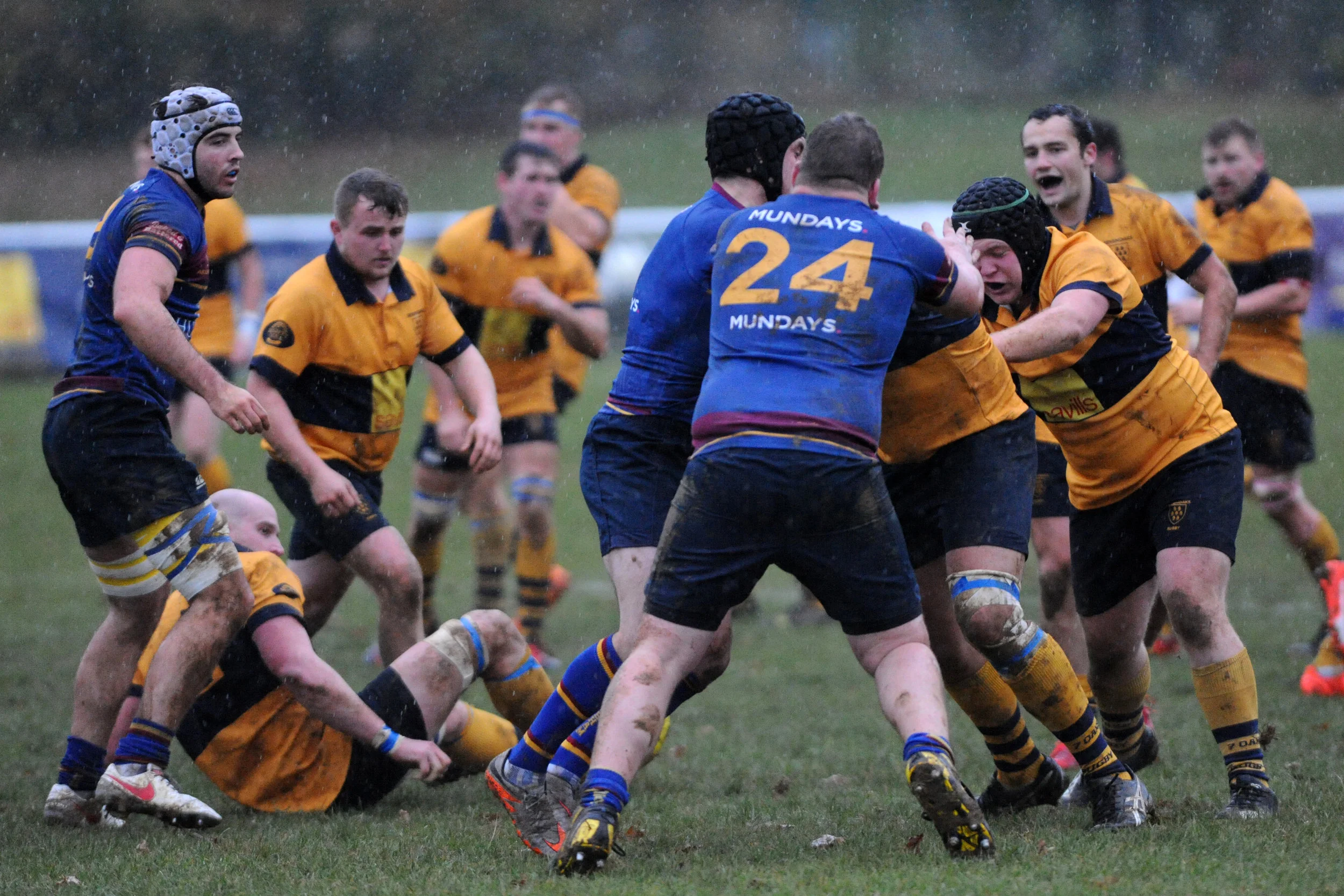 SEVENOAKS V COBHAM111.JPG