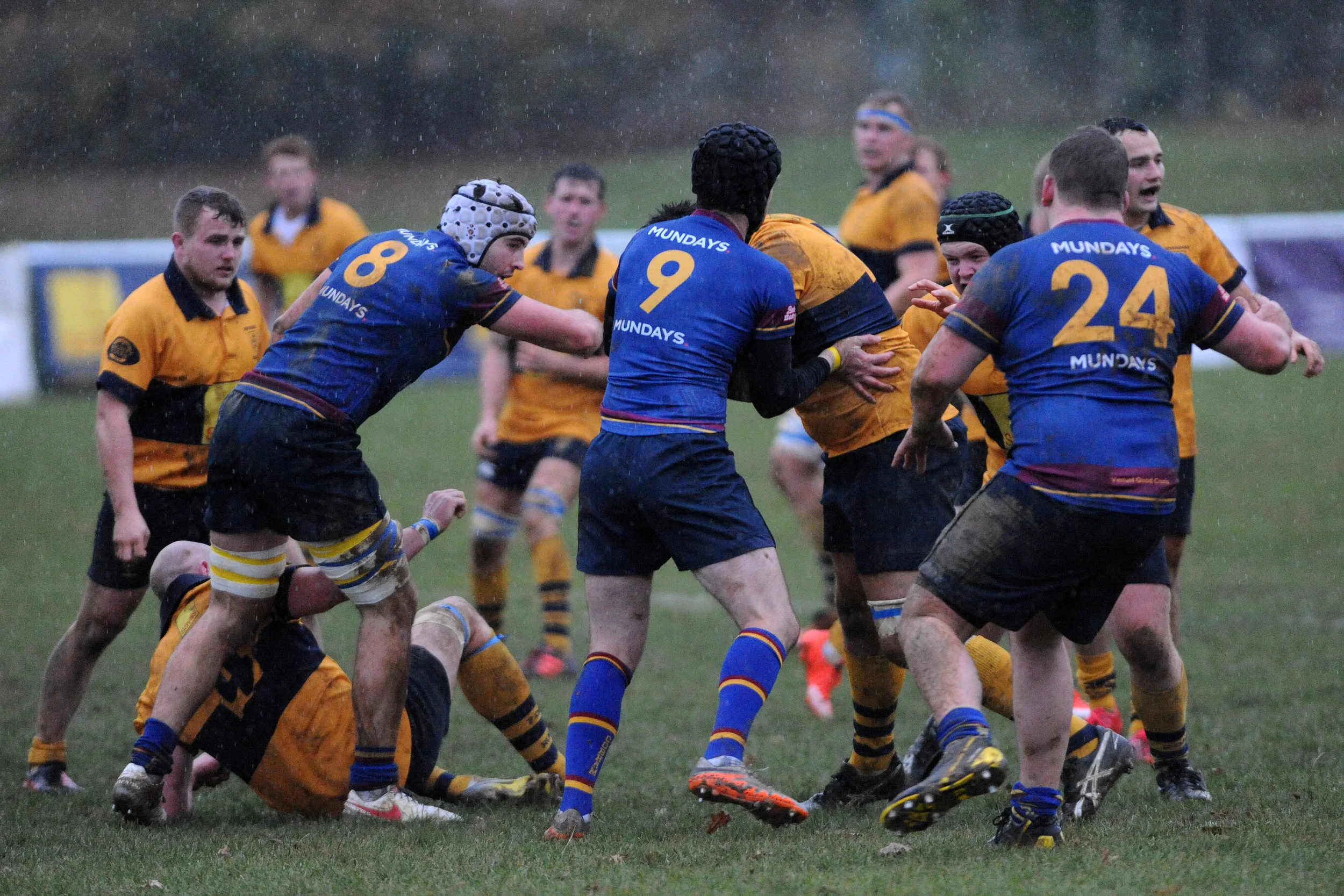 SEVENOAKS V COBHAM110.JPG