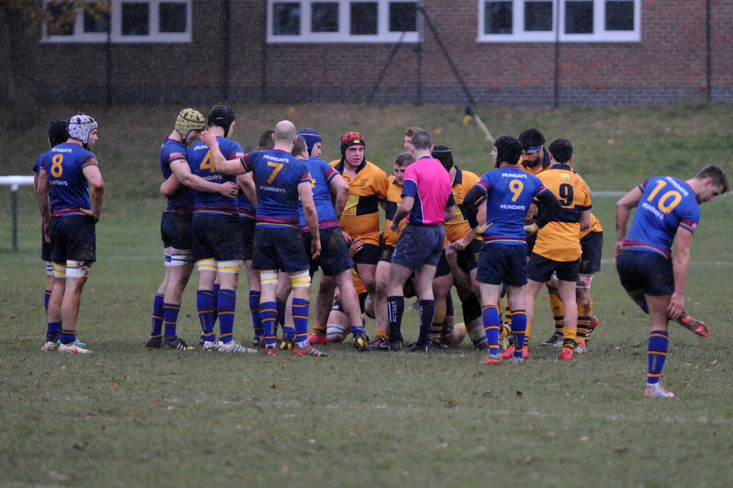 SEVENOAKS V COBHAM098.JPG