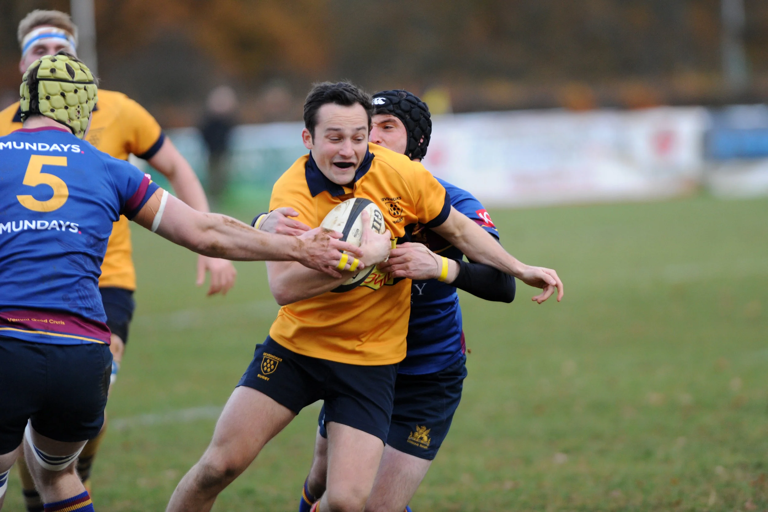 SEVENOAKS V COBHAM031.JPG