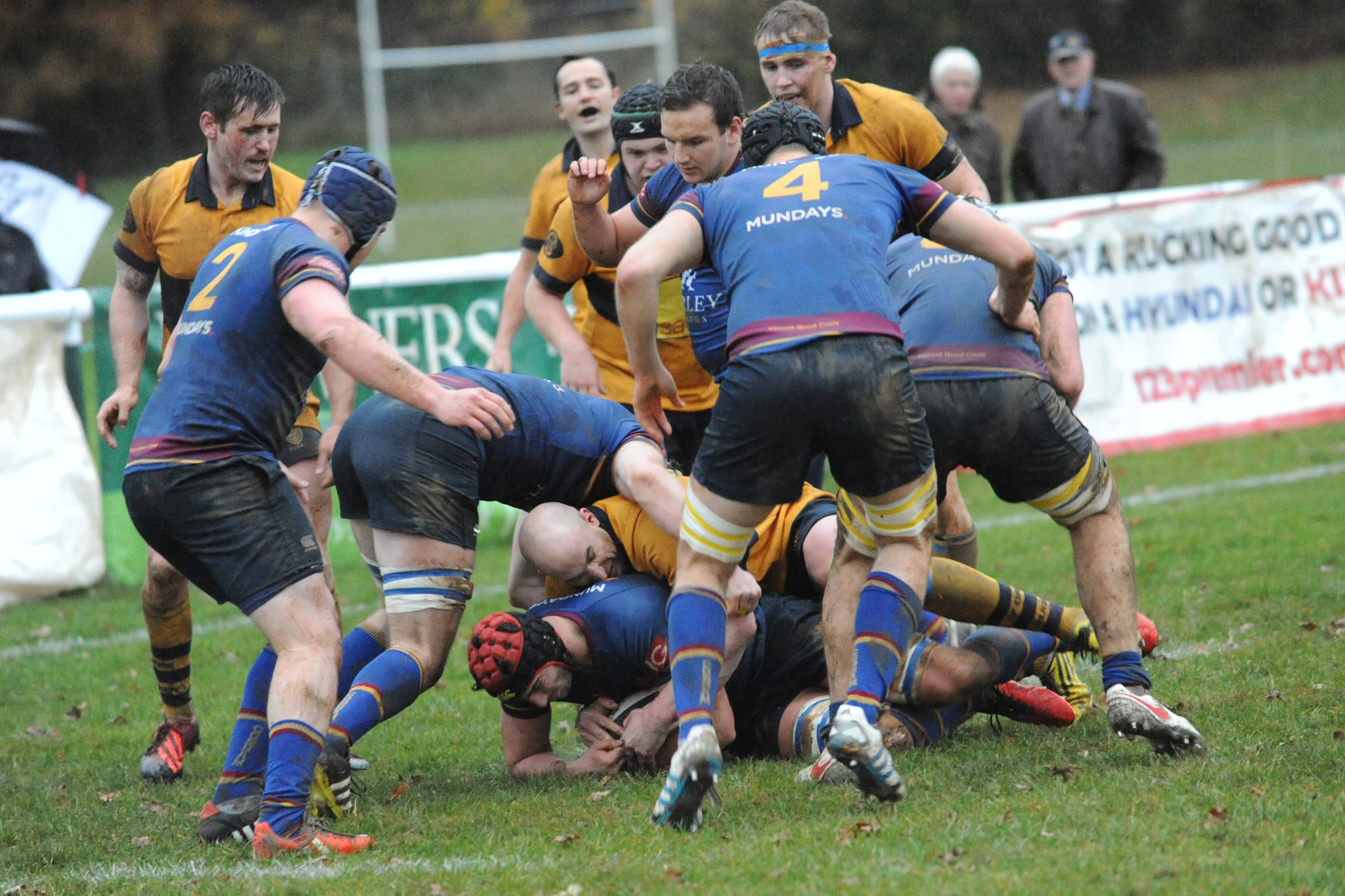 SEVENOAKS V COBHAM021.JPG