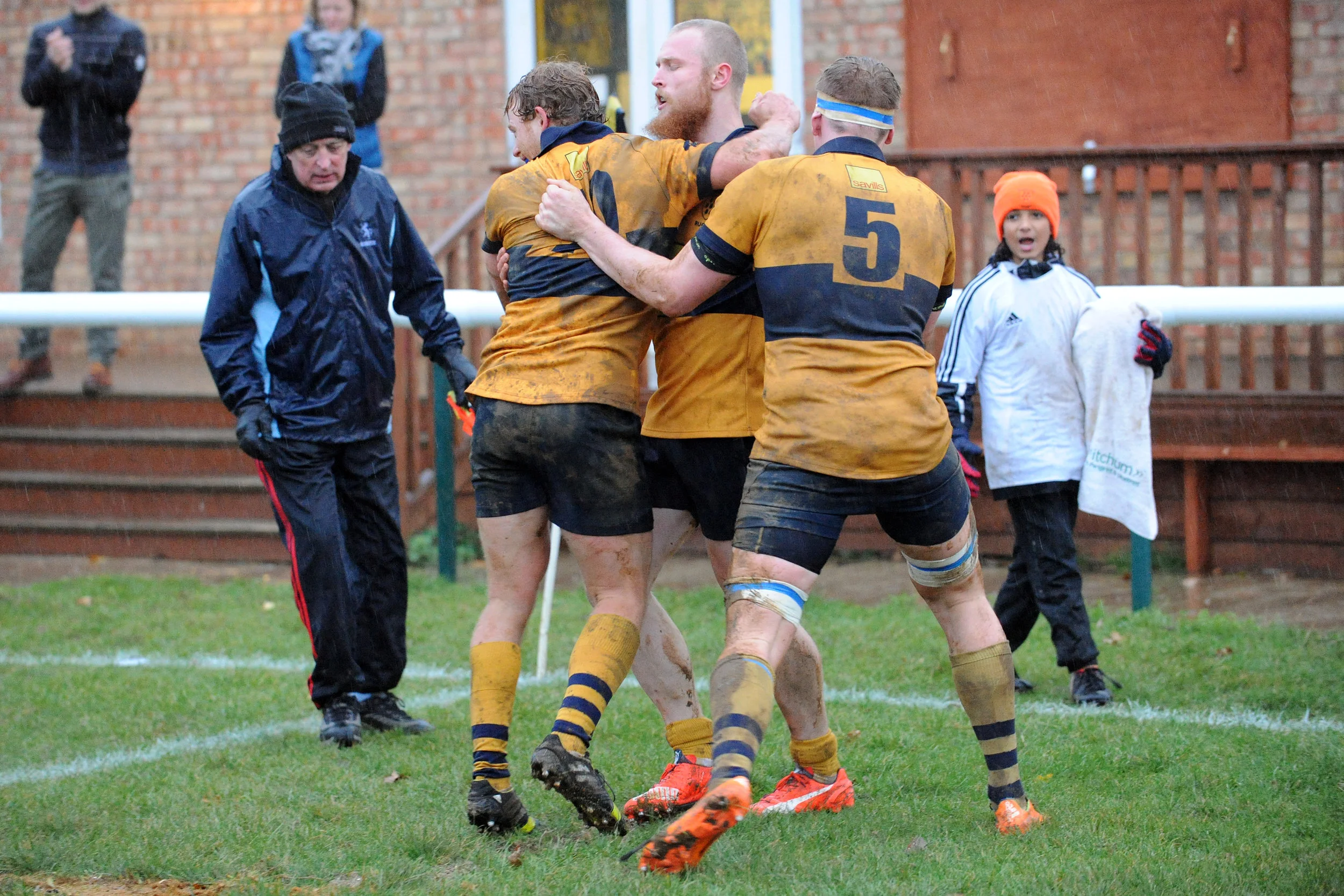 SEVENOAKS V COBHAM019.JPG