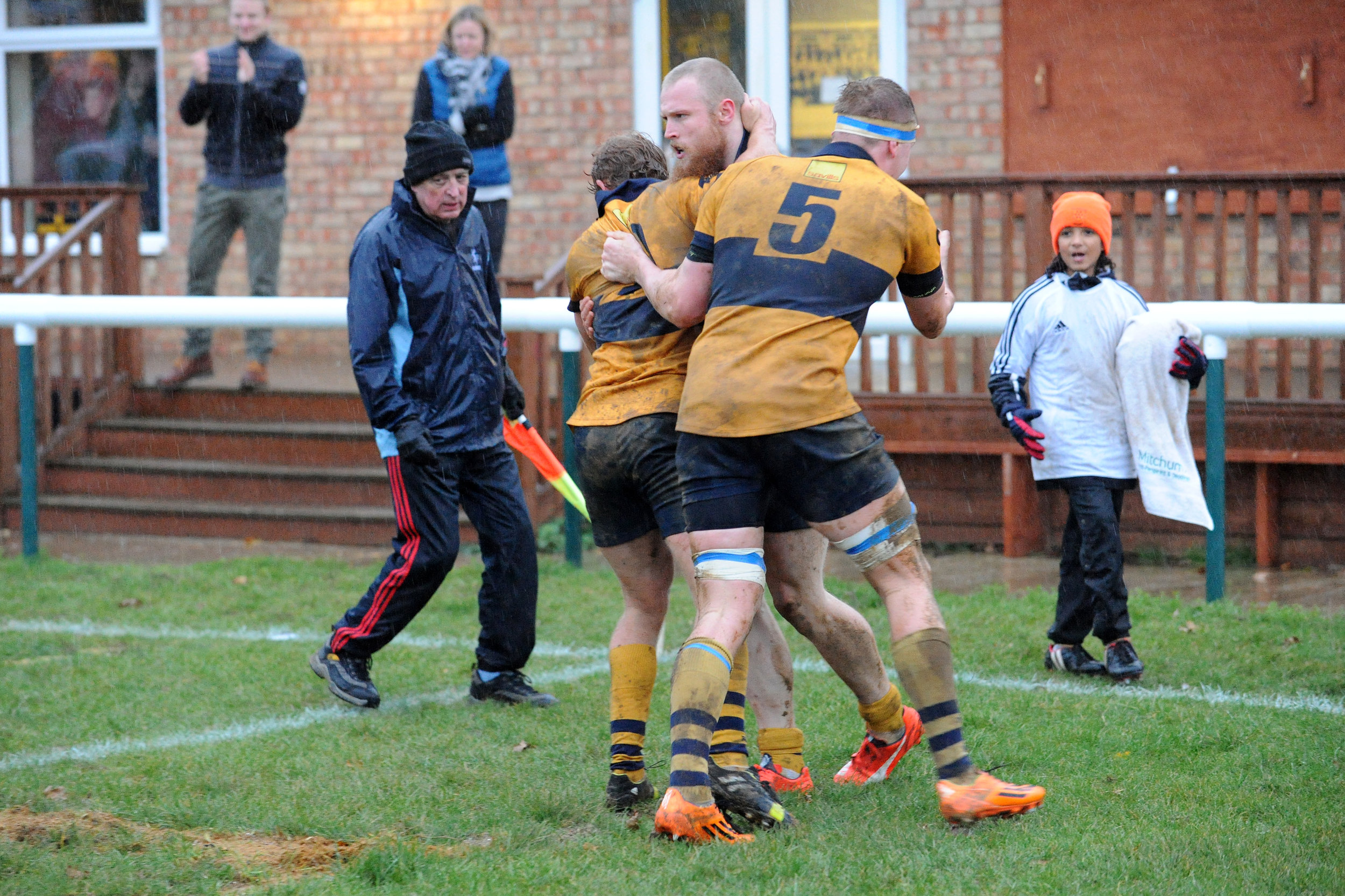 SEVENOAKS V COBHAM018.JPG