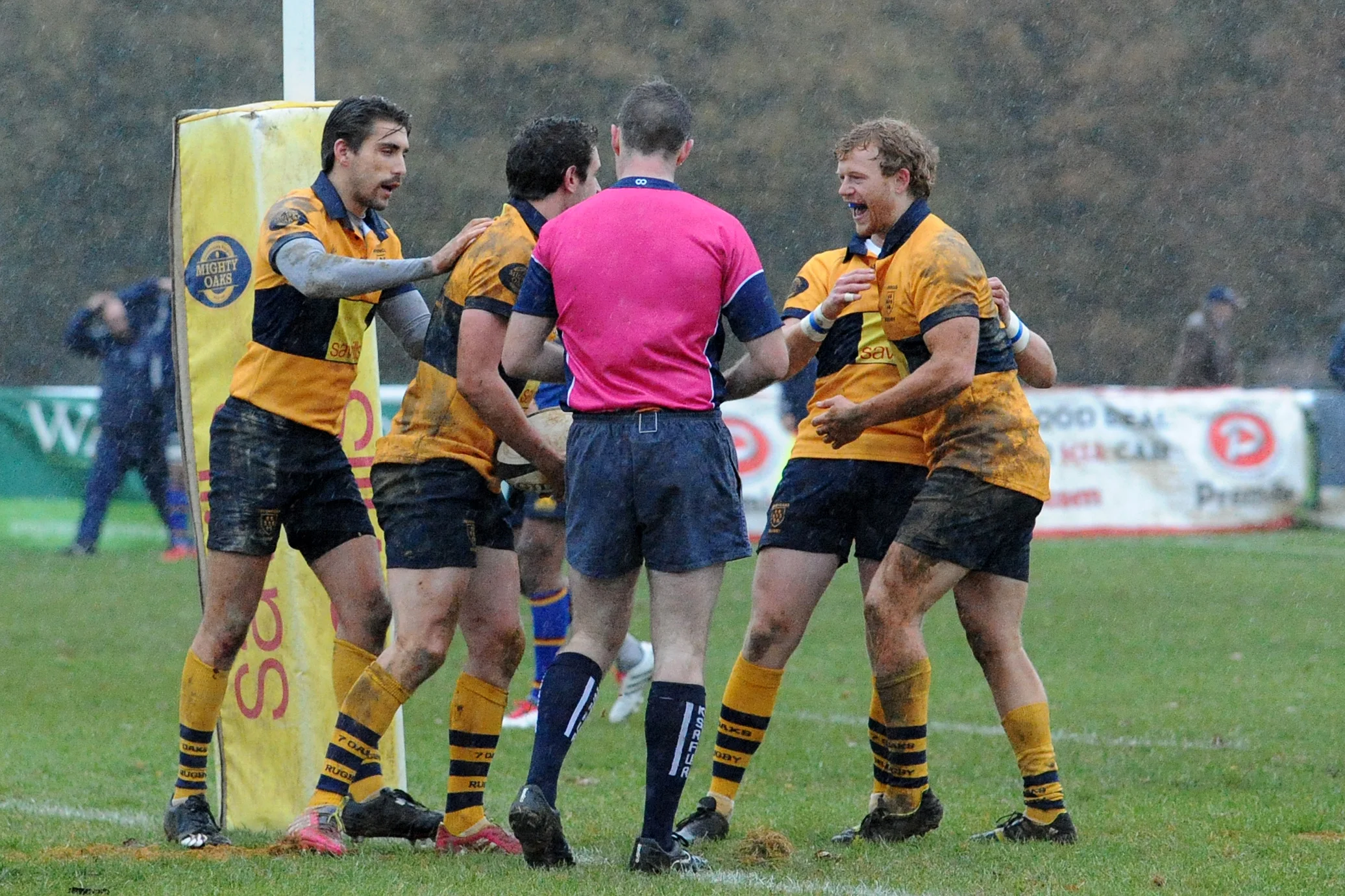 SEVENOAKS V COBHAM015.JPG