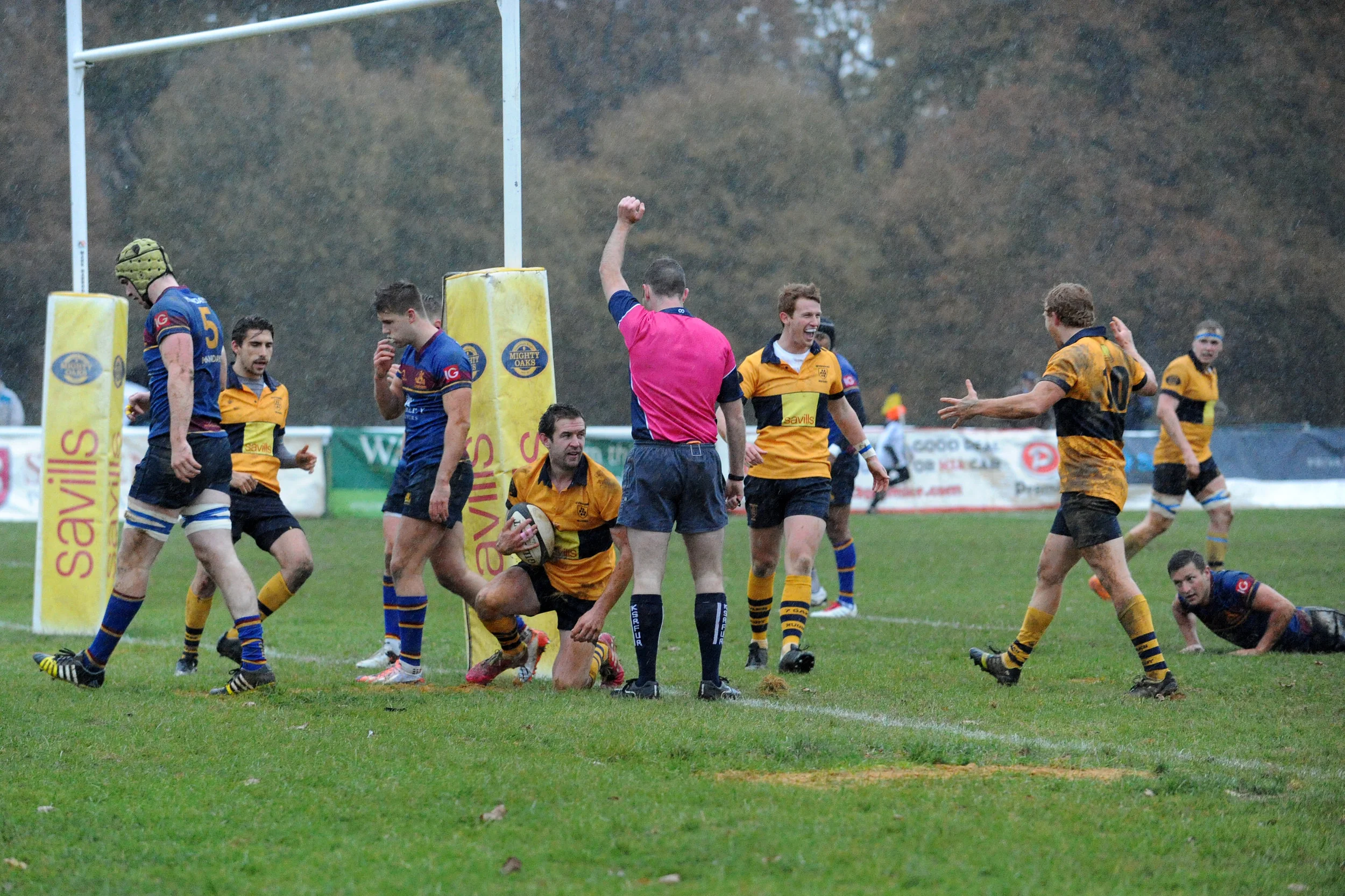 SEVENOAKS V COBHAM013.JPG
