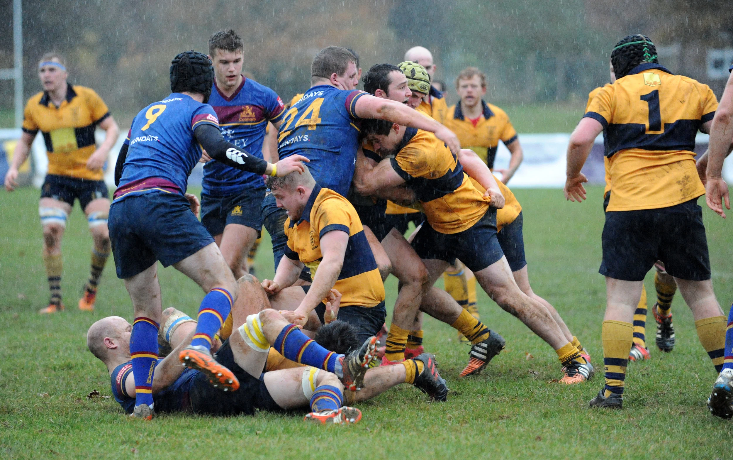 SEVENOAKS V COBHAM008.JPG