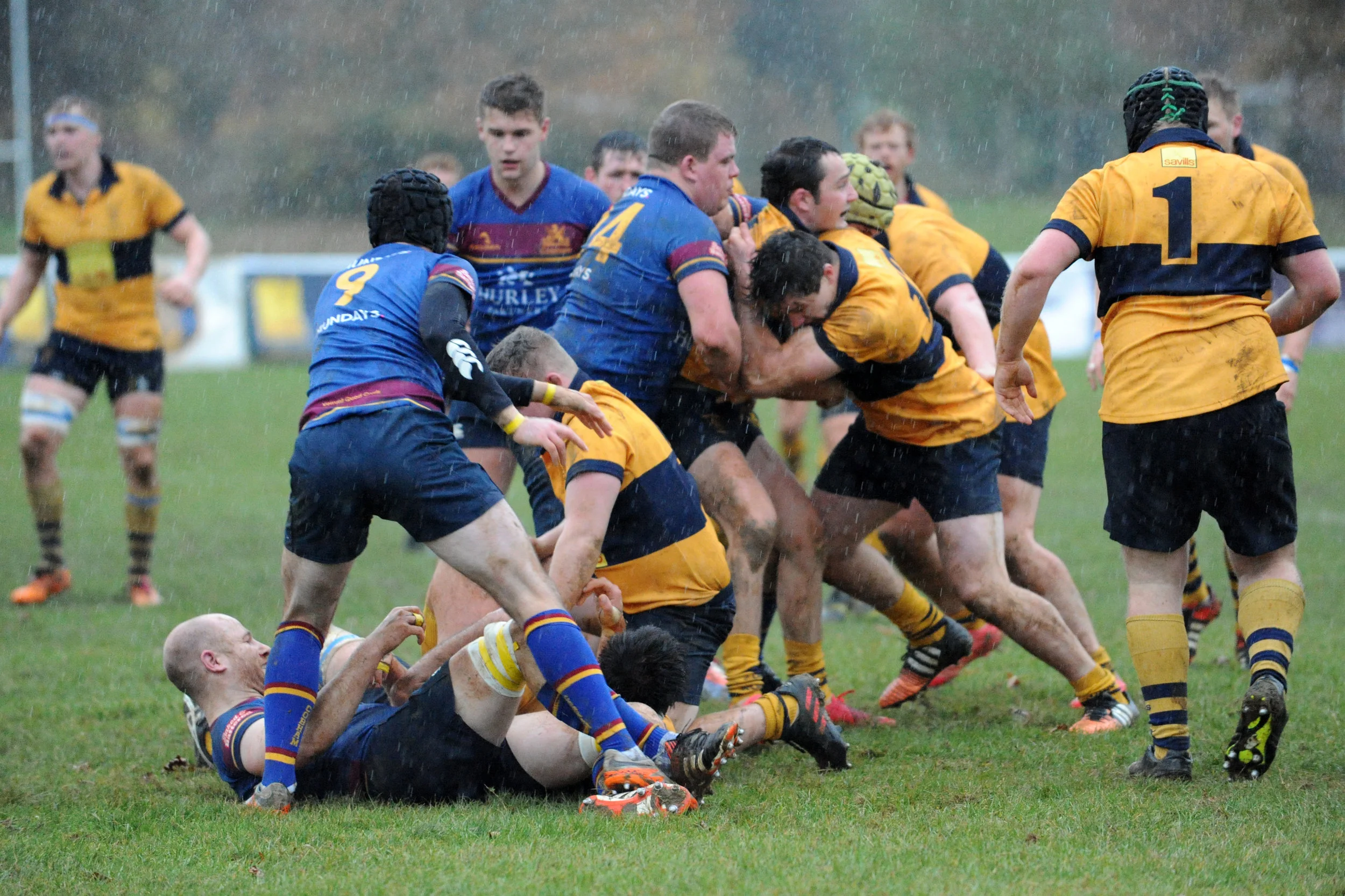SEVENOAKS V COBHAM007.JPG