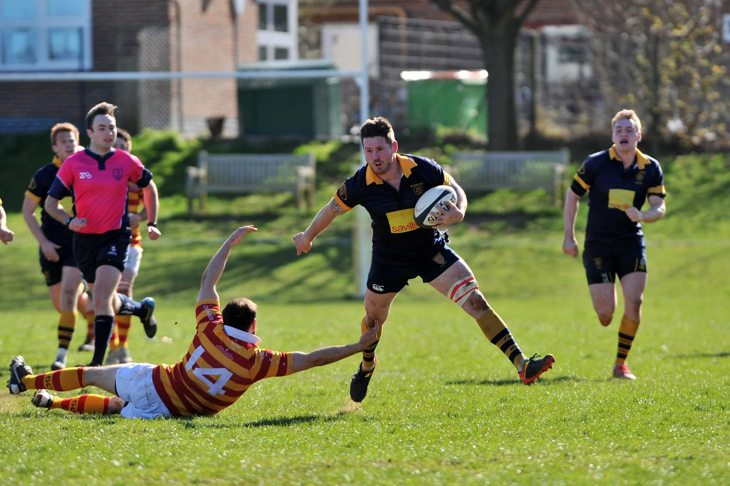 On the charge. No.8 Sean Derrick had an outstanding game for Oaks in both attack and defence. Photo Credit, David Purday