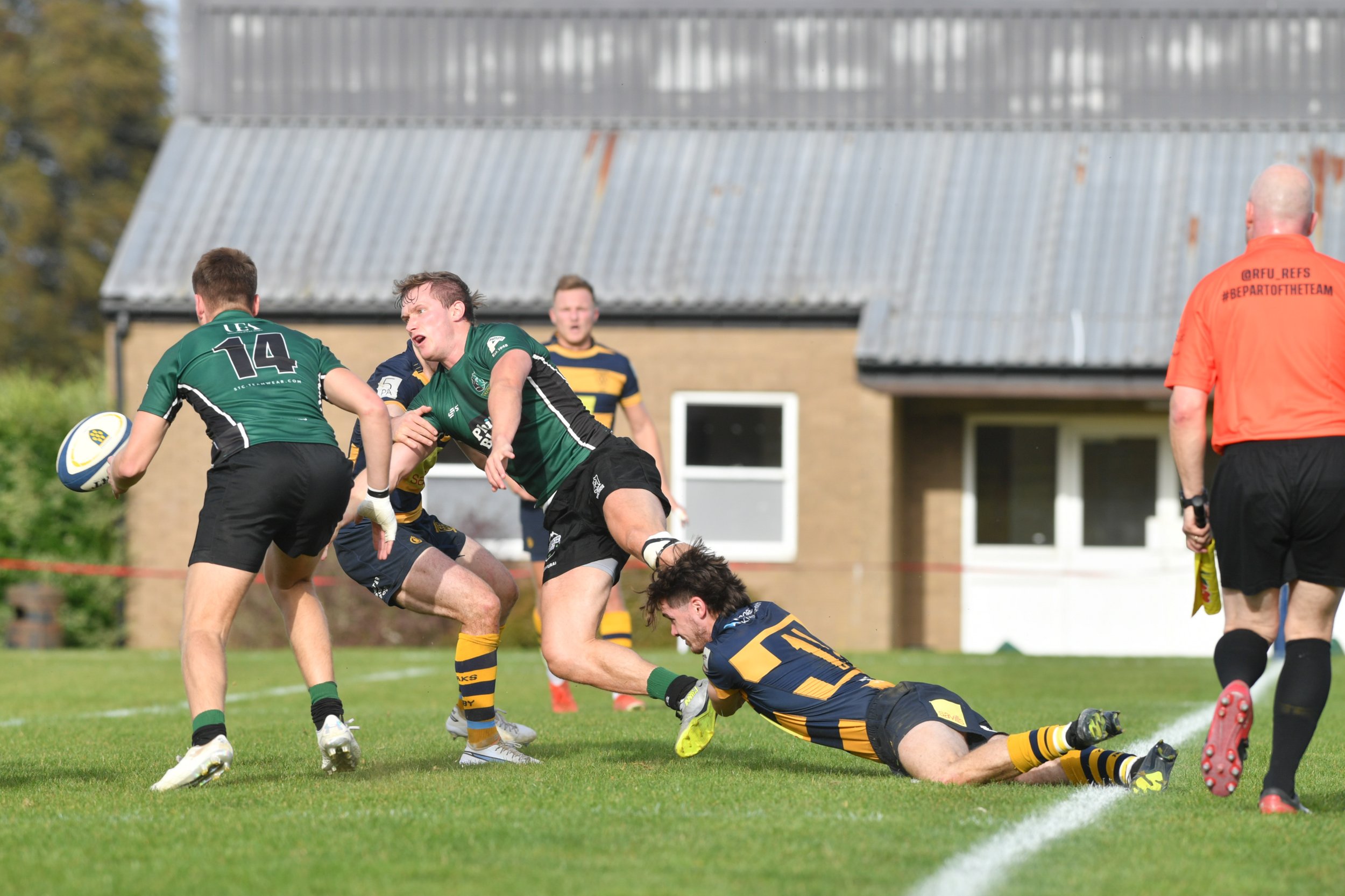 OAKS  V N WALSHAM 7.10.23059.JPG