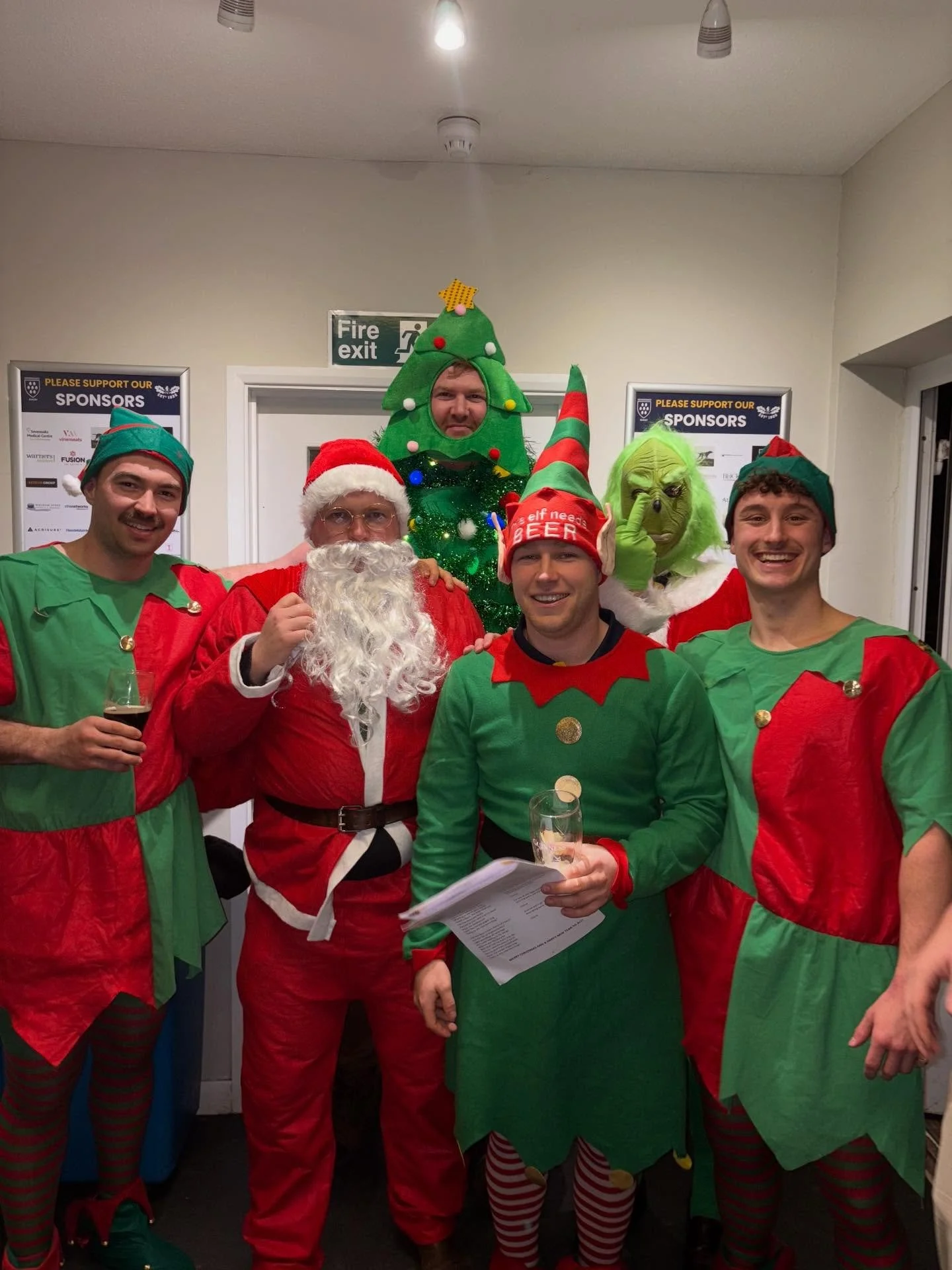 Christmas Carols 2025 🎶🎄

Thank you to everyone who joined us for a truly special, Christmassy evening in the clubhouse🎅☃️

From the carols to the festive cheer, it was wonderful to celebrate together🥂❄️

We hope you all had a fantastic evening✨