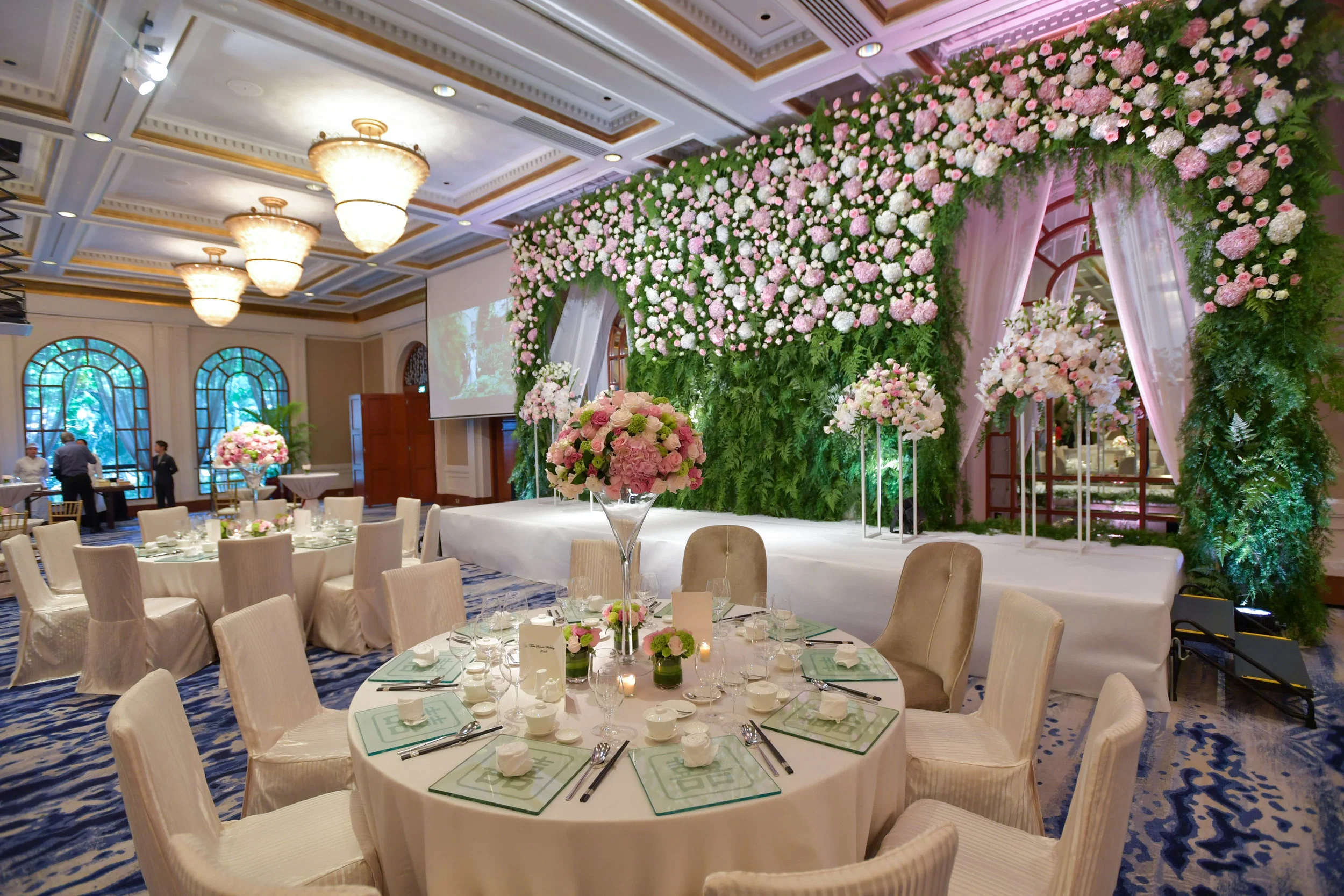 Floral backdrop by Inside The Knot