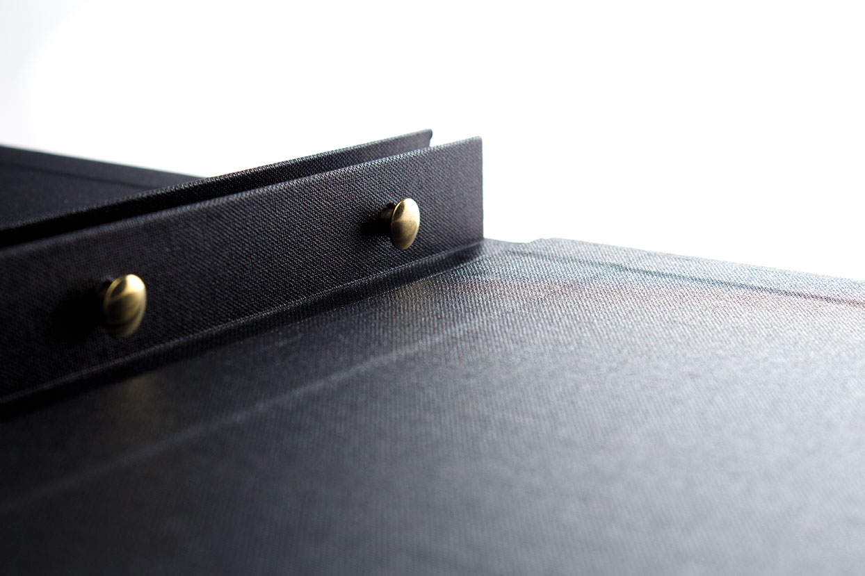 MYFOLIO_Canvas_Bookrum_Custom_Bespoke_Personalised_A4_A3_Portfolio_Folder_09.jpg